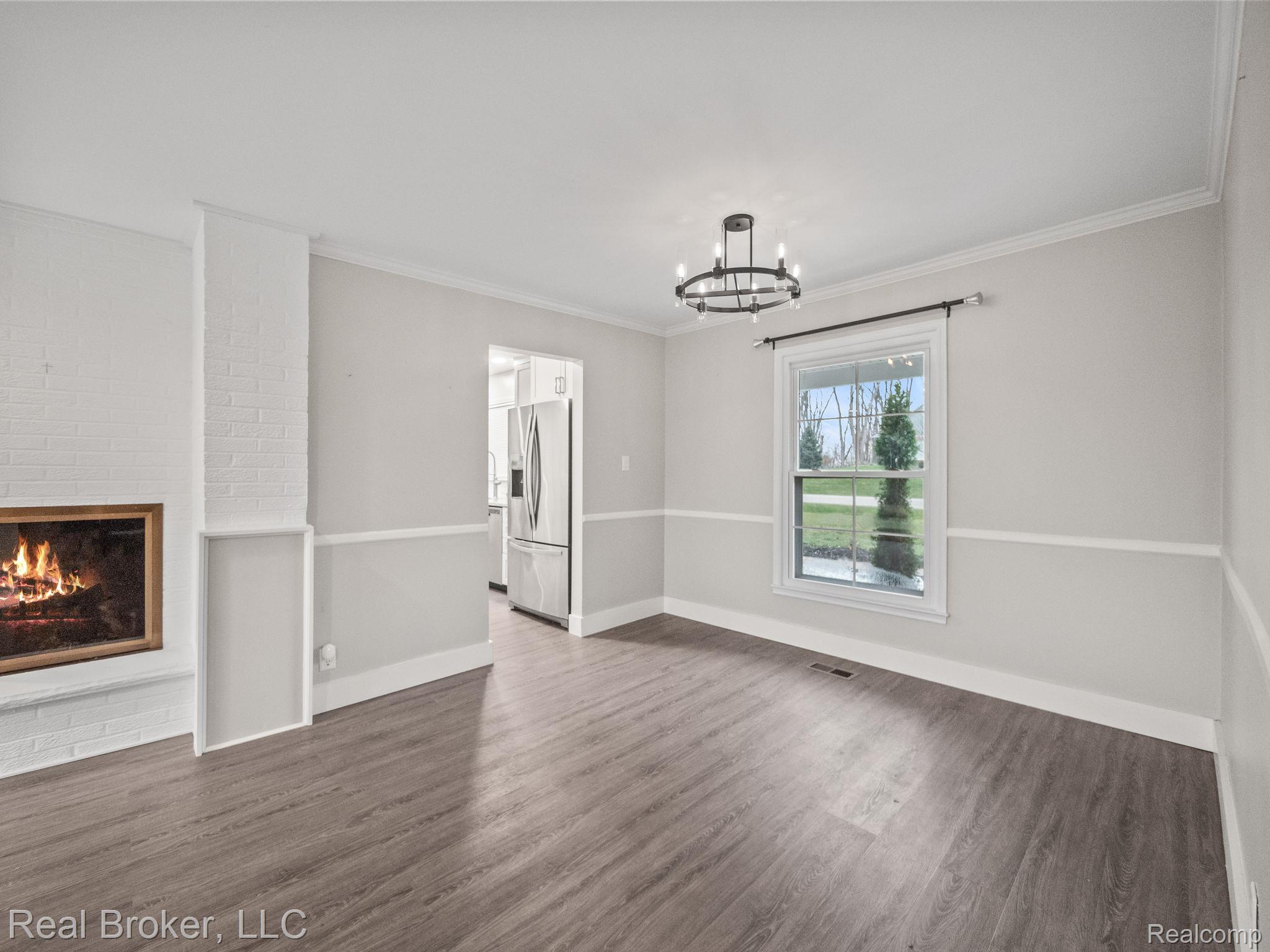 1909 Marie Circle Property Photo 4