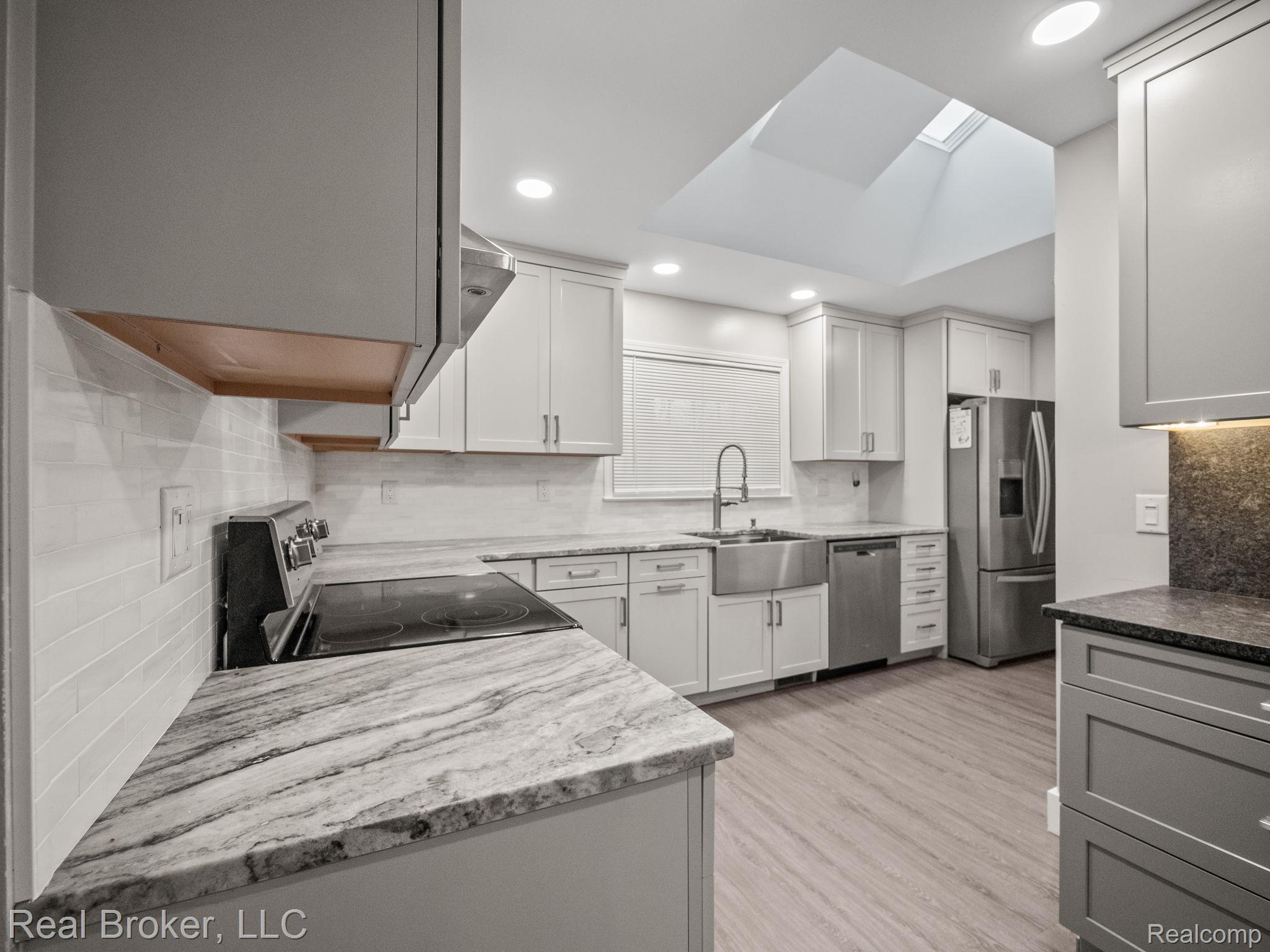 1909 Marie Circle Property Photo 7