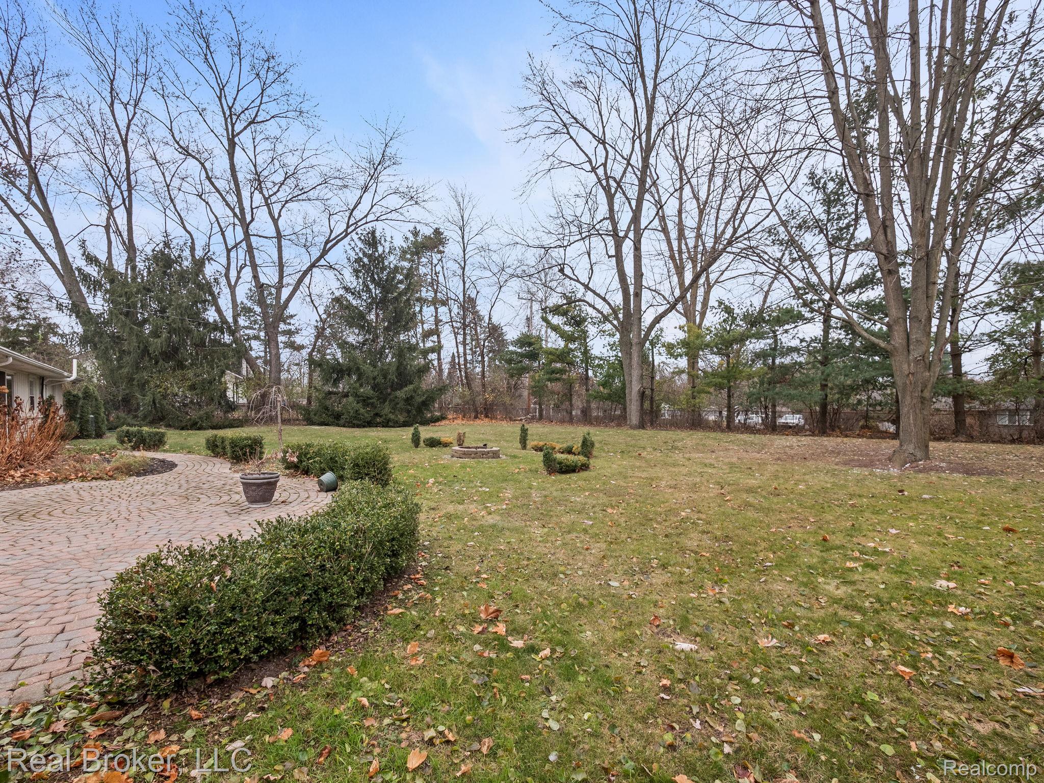 1909 Marie Circle Property Photo 21