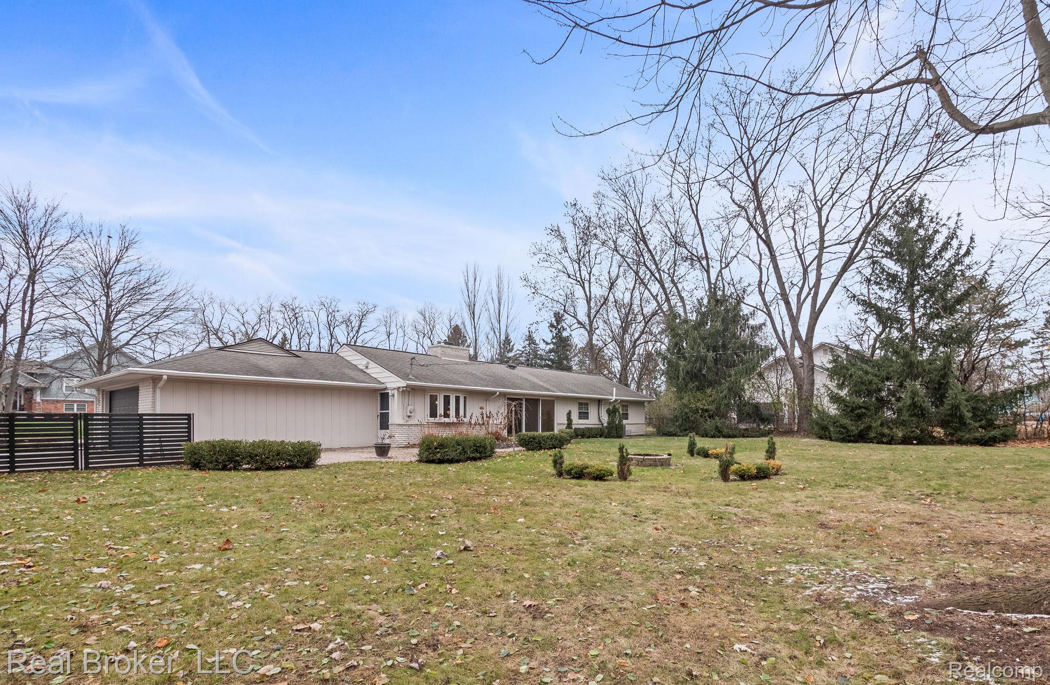1909 Marie Circle Property Photo 22