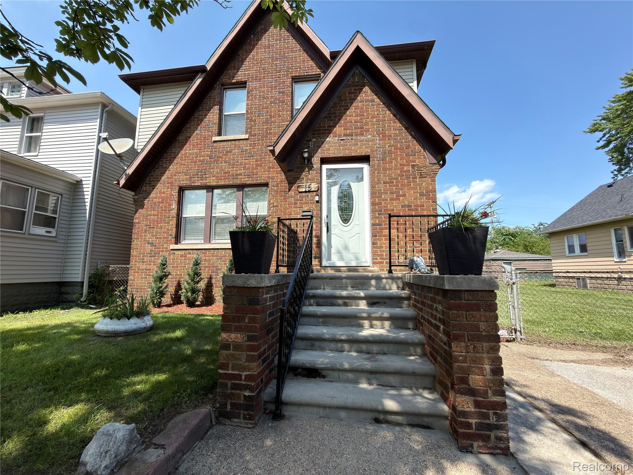 15 Forest Street Property Photo 1