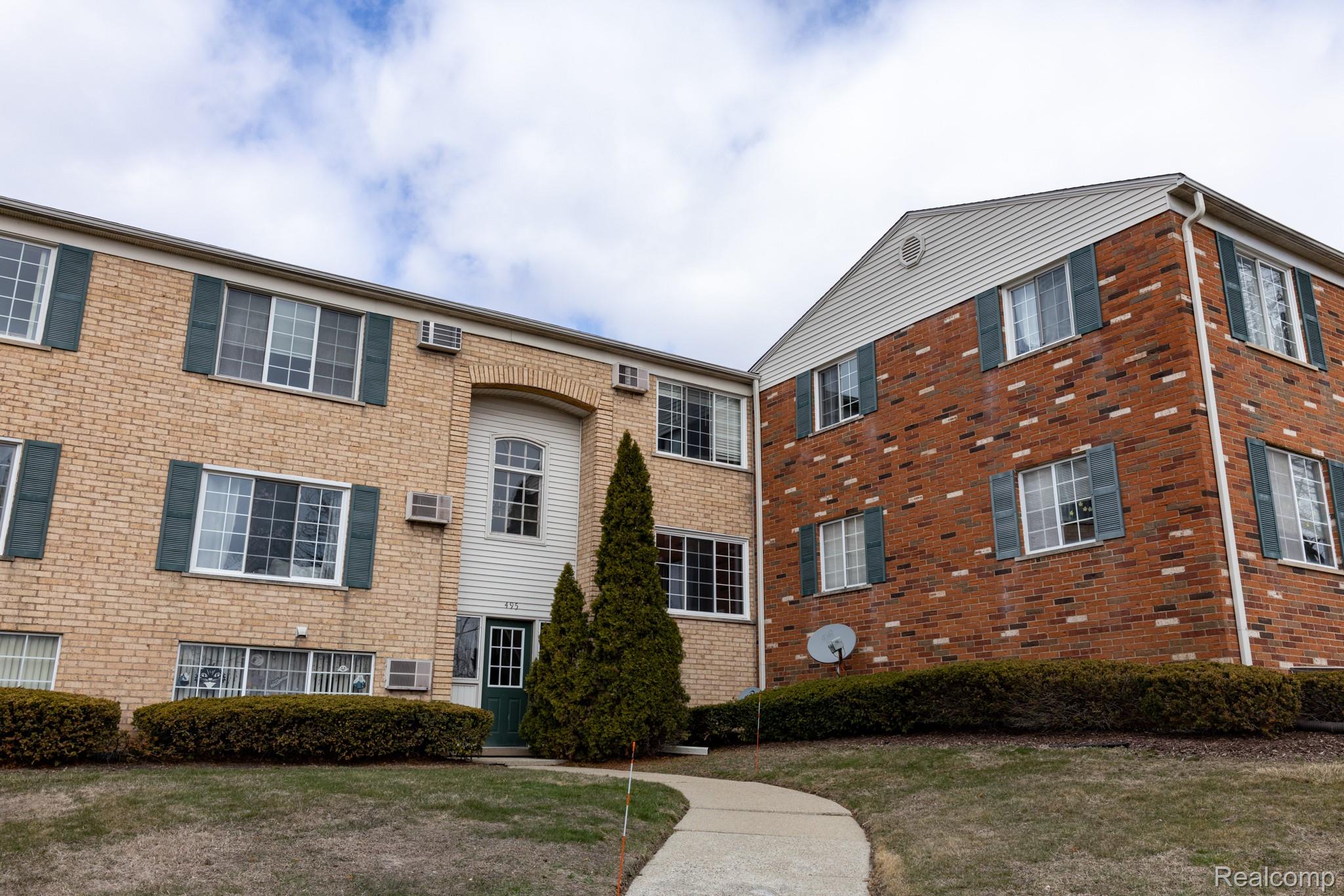 495 Miller Avenue Apt. 104 Property Photo 1