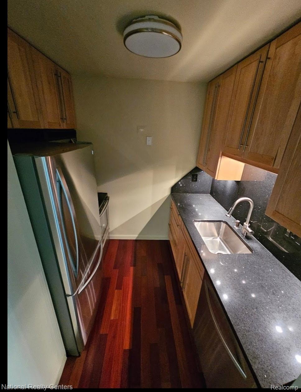 4913 Crooks Road G4 Property Photo 3