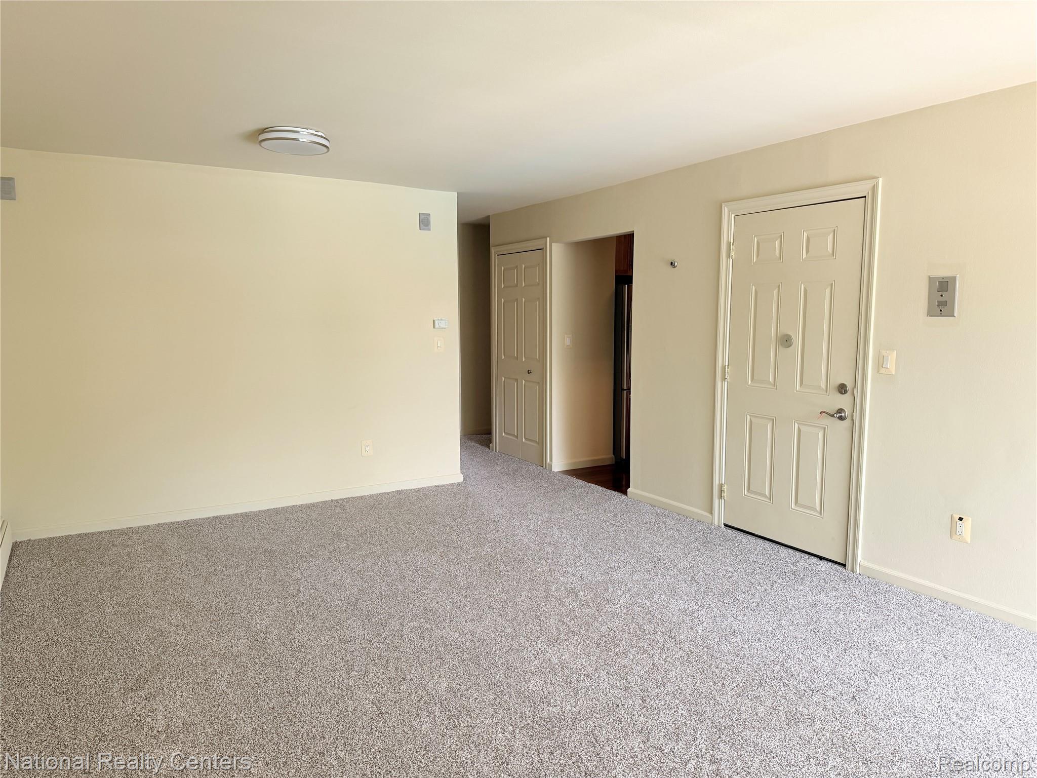 4913 Crooks Road G4 Property Photo 12