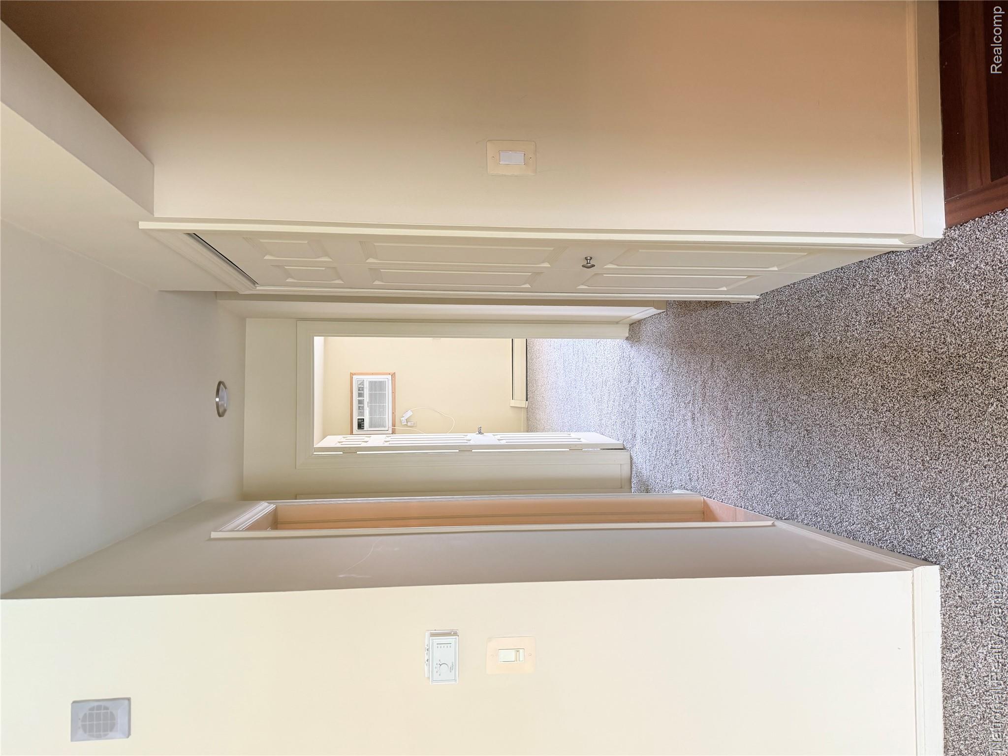 4913 Crooks Road G4 Property Photo 13