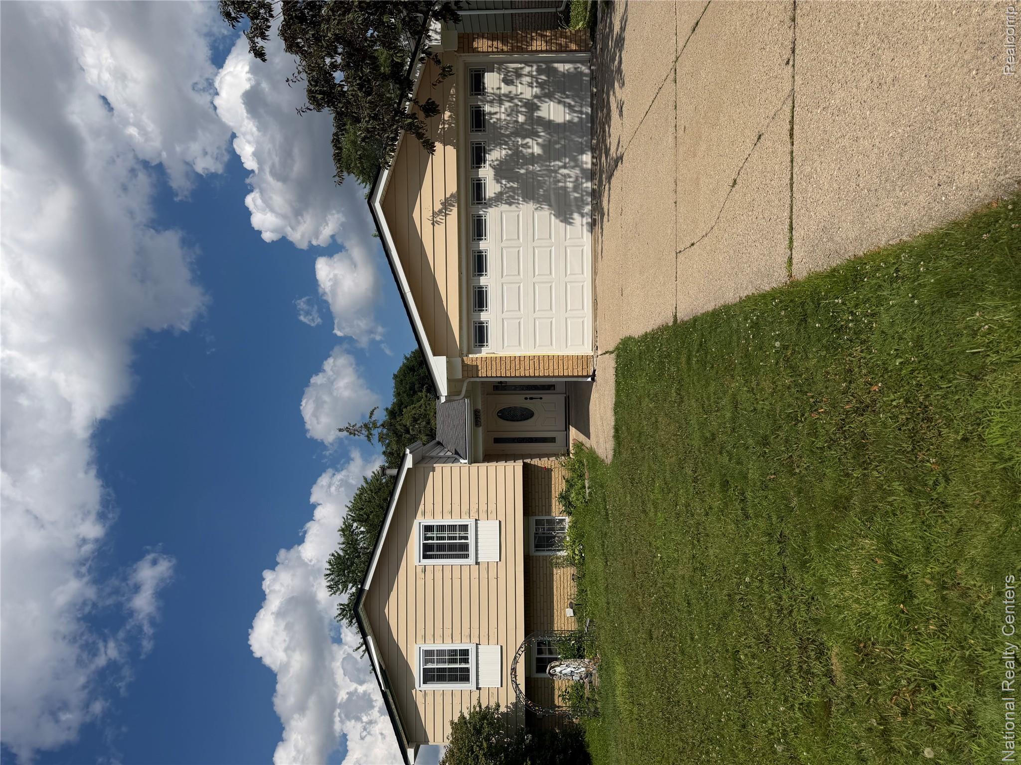 39392 Owendale Drive Property Photo 1