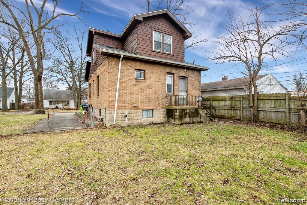 39 E Brockton Avenue Property Photo 6