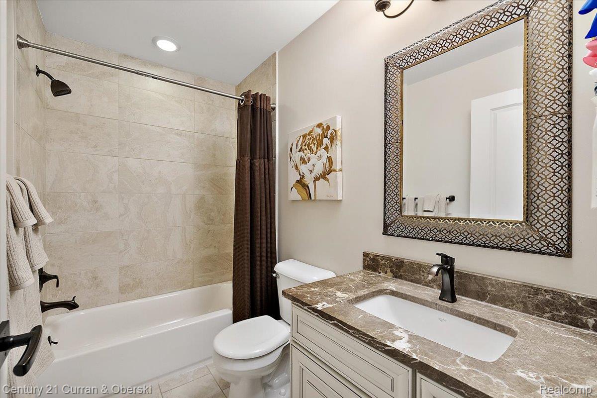 1345 E Lake Drive Property Photo 59