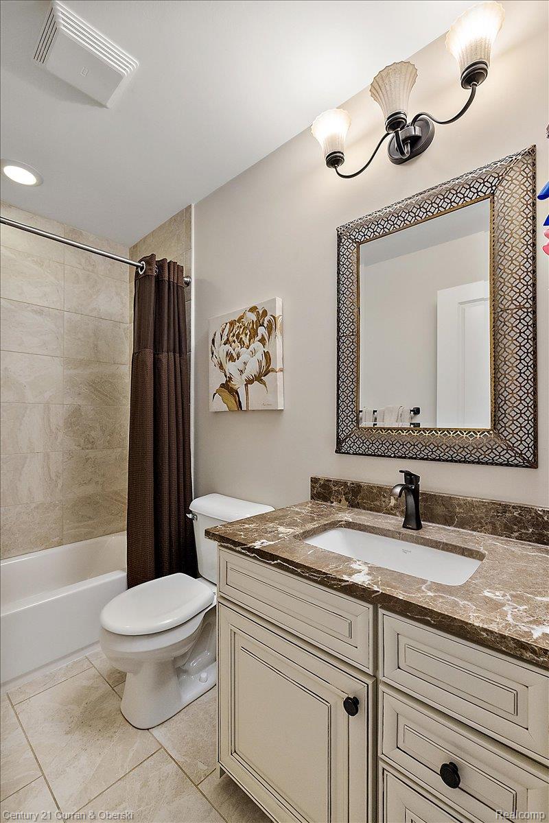 1345 E Lake Drive Property Photo 60