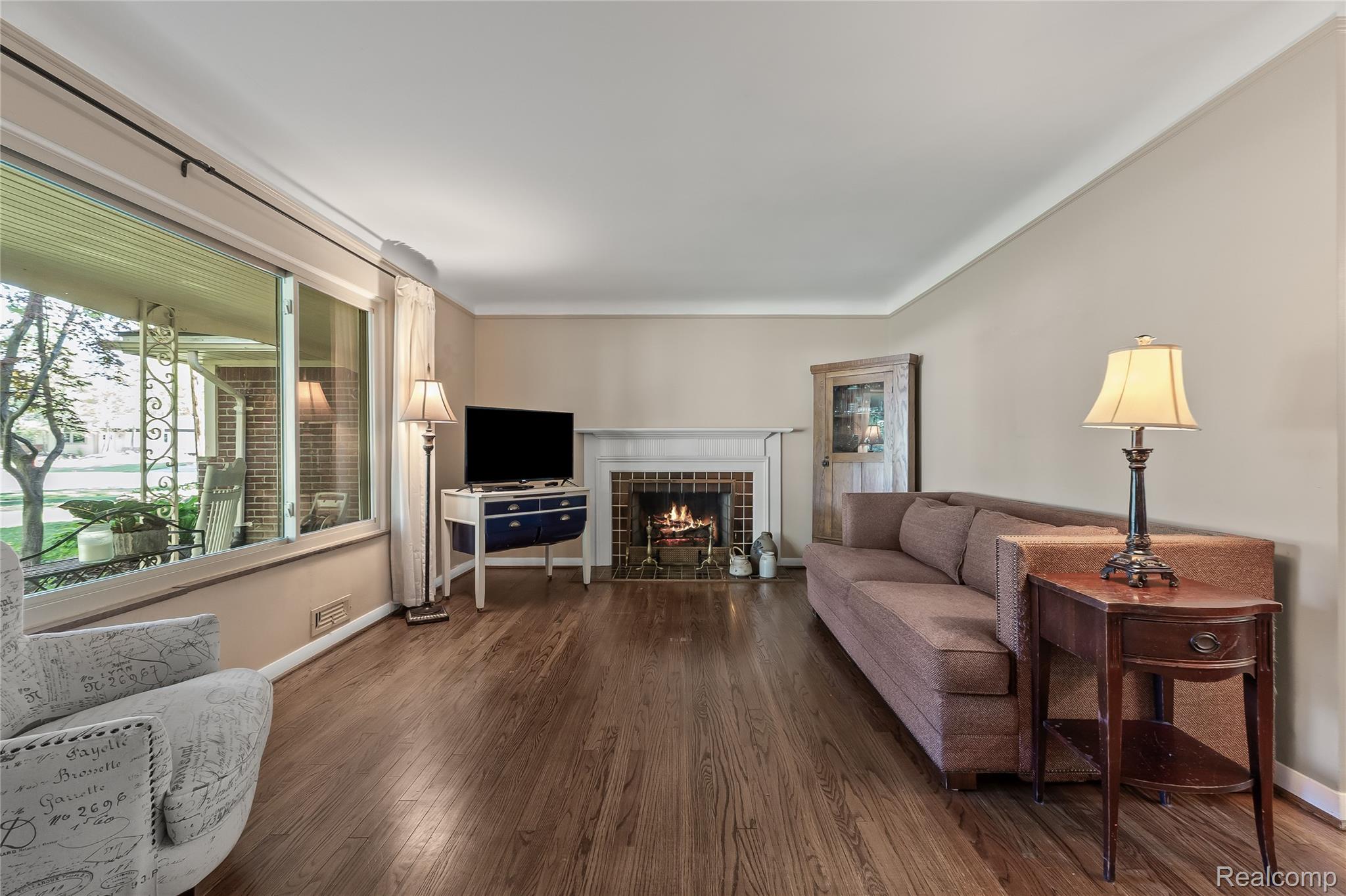 23270 Fleming Drive Property Photo 4