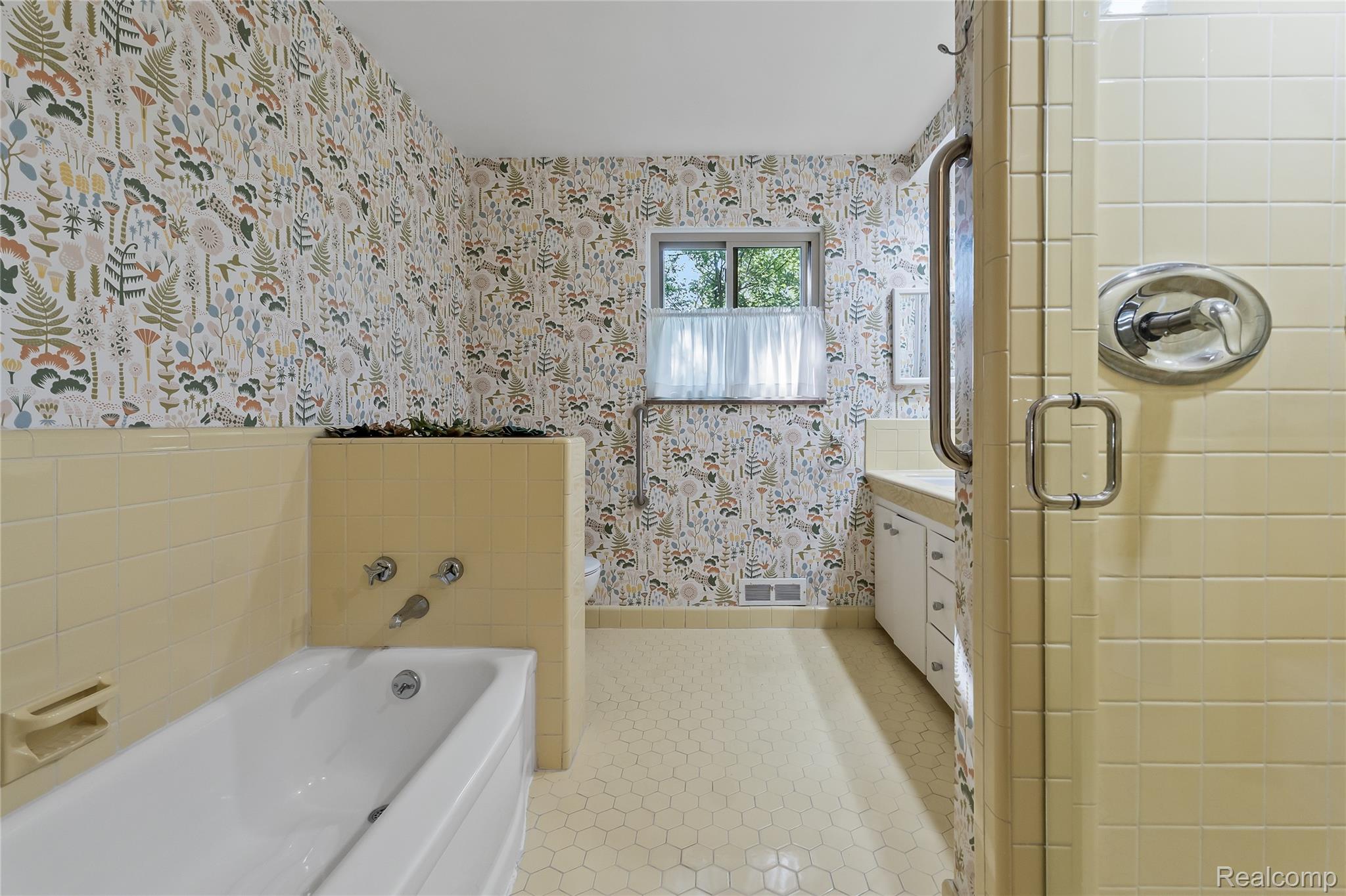 23270 Fleming Drive Property Photo 19