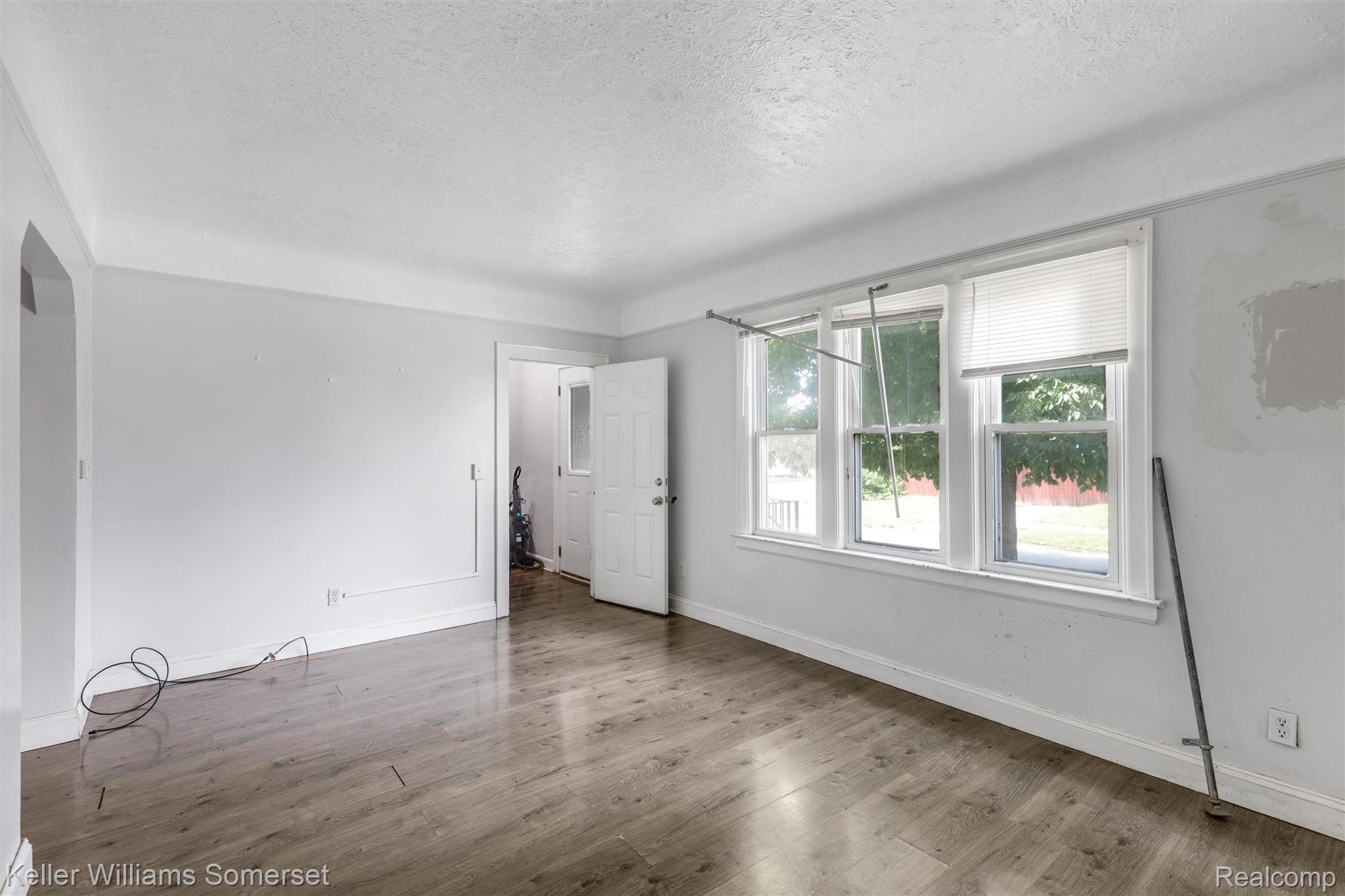 4275 8th Street Property Photo 3