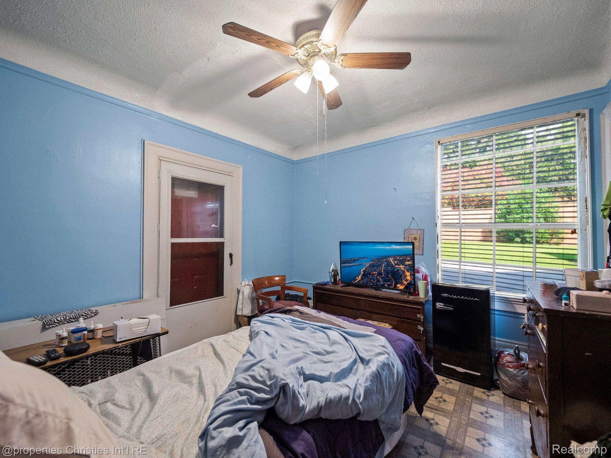 485 E Grand Boulevard Property Photo 16