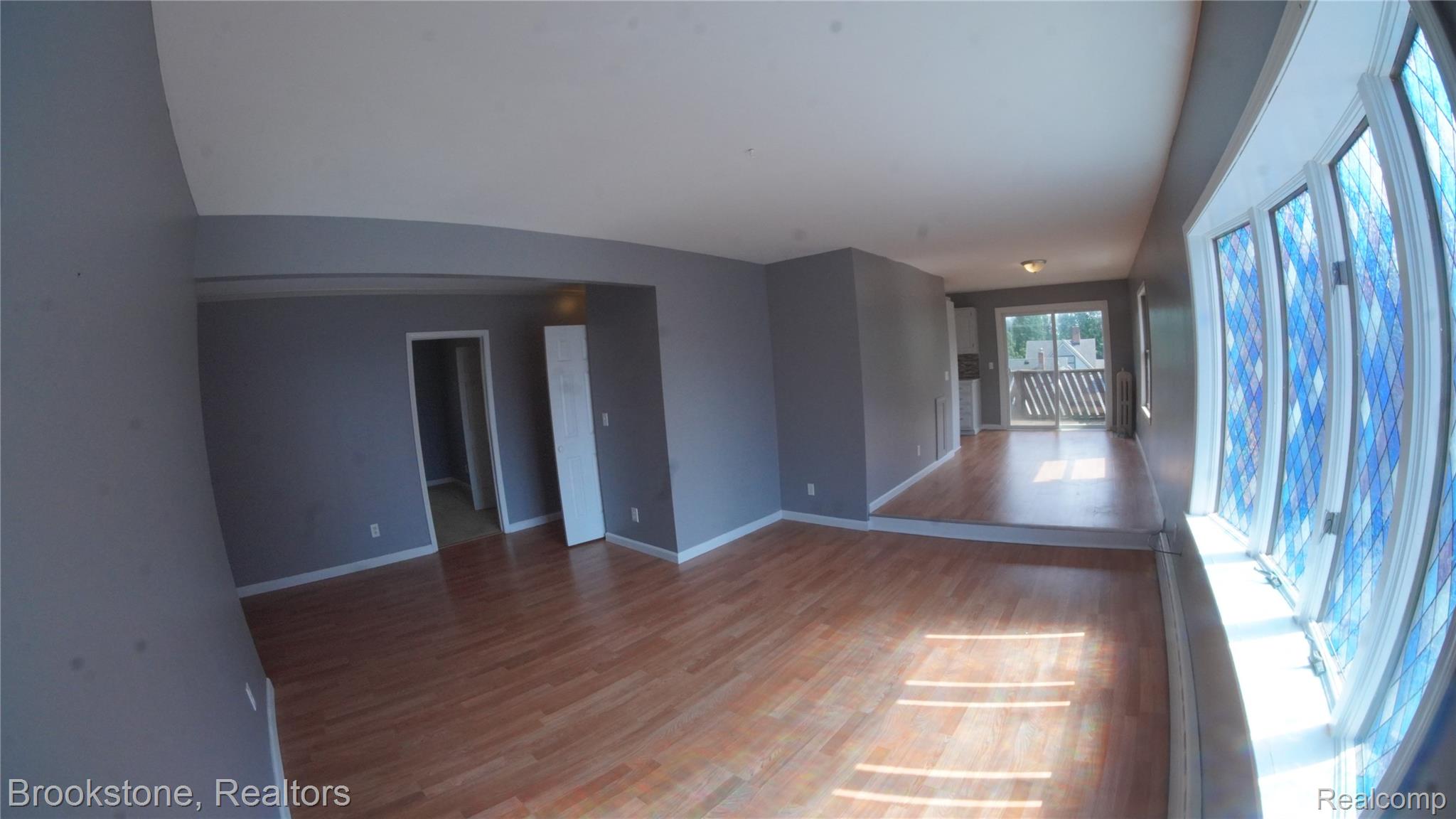 510 Pleasant Street 6 Property Photo 2