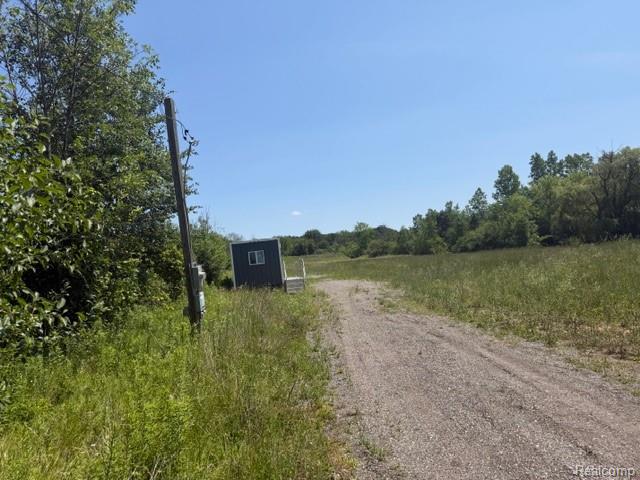 3199 S Elms Road Property Photo 4