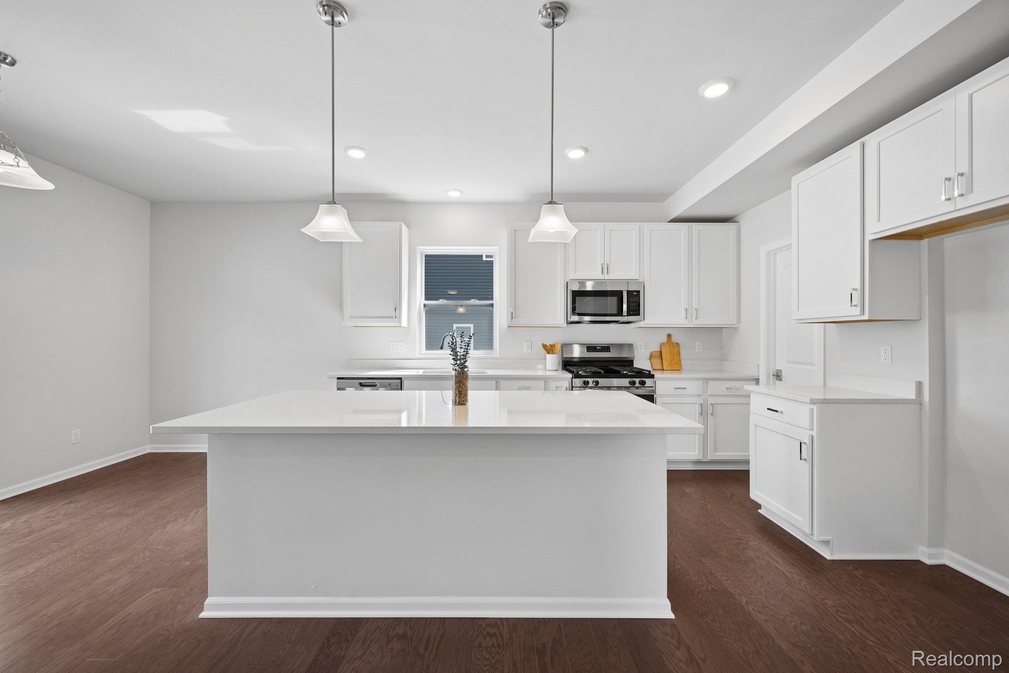 27117 Silo Drive Property Photo 4