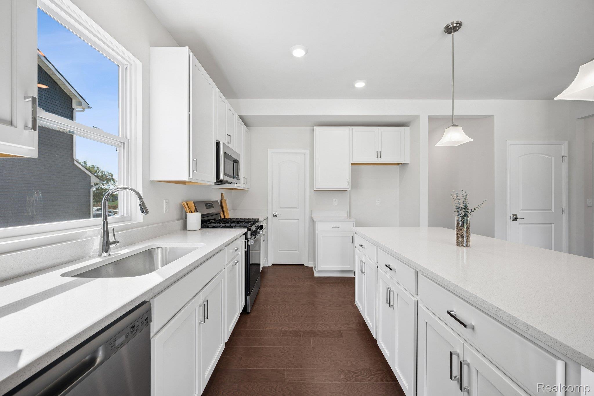 27117 Silo Drive Property Photo 6