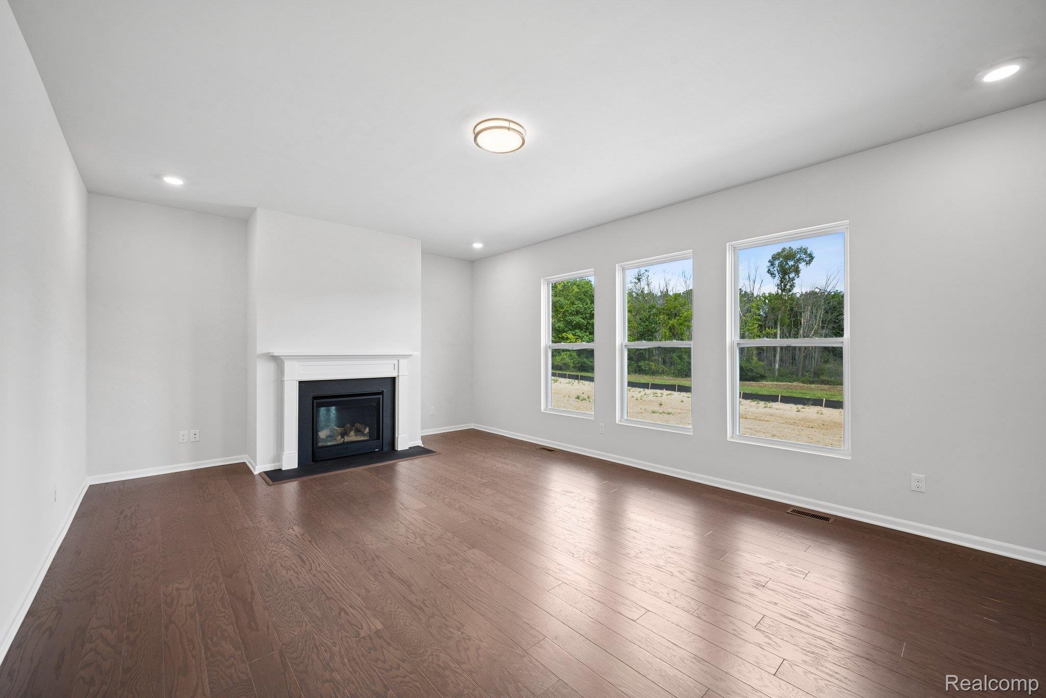 27117 Silo Drive Property Photo 7