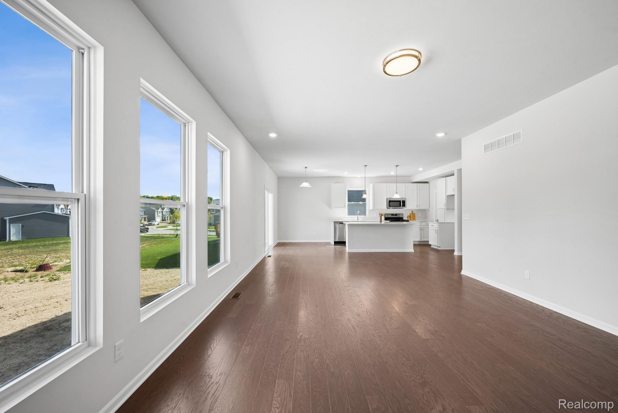 27117 Silo Drive Property Photo 8