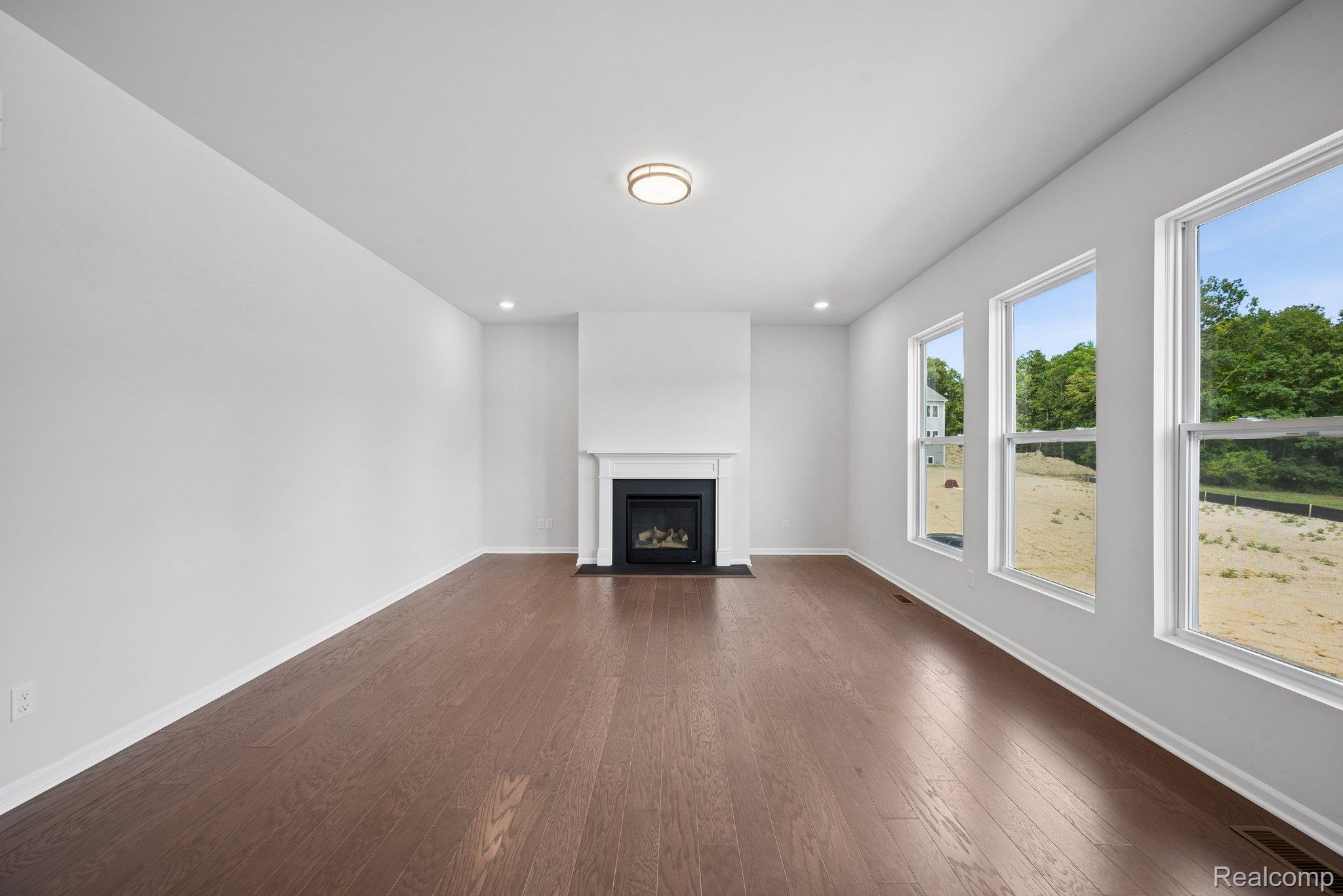 27117 Silo Drive Property Photo 9