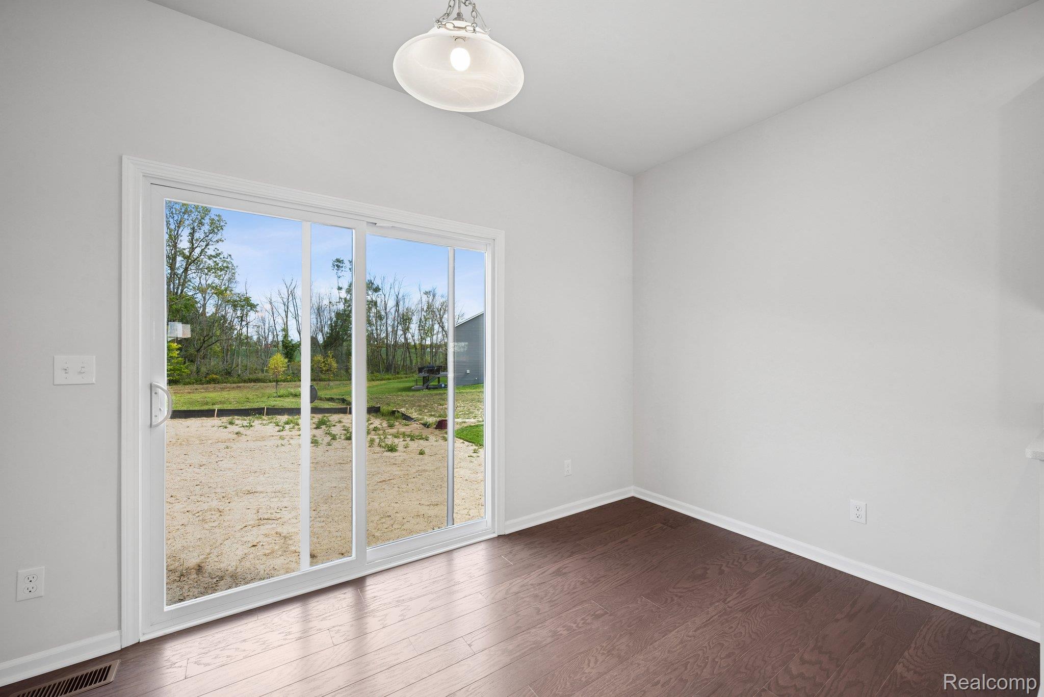27117 Silo Drive Property Photo 10
