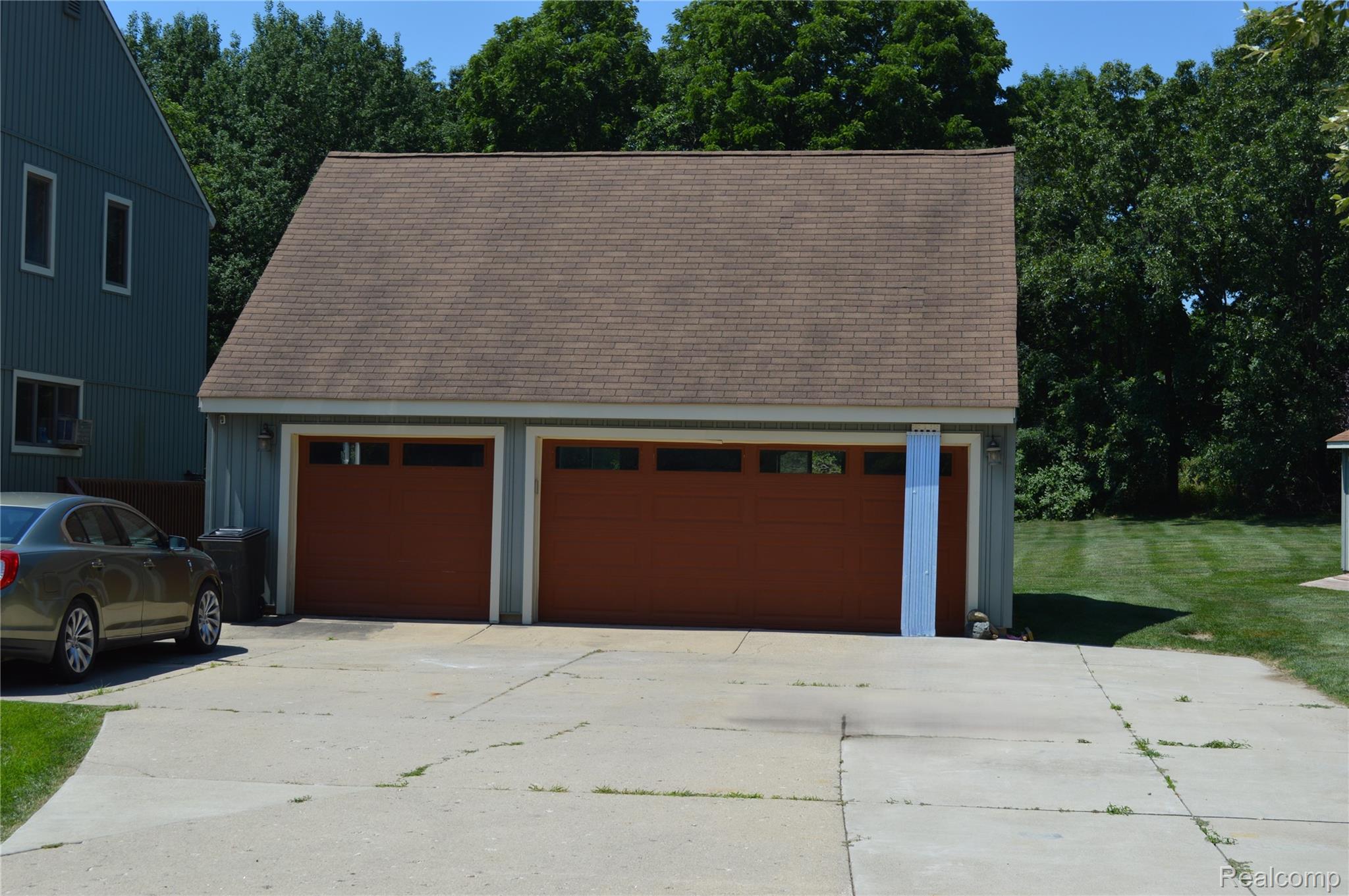 10055 Walnut Hill Drive Property Photo 6