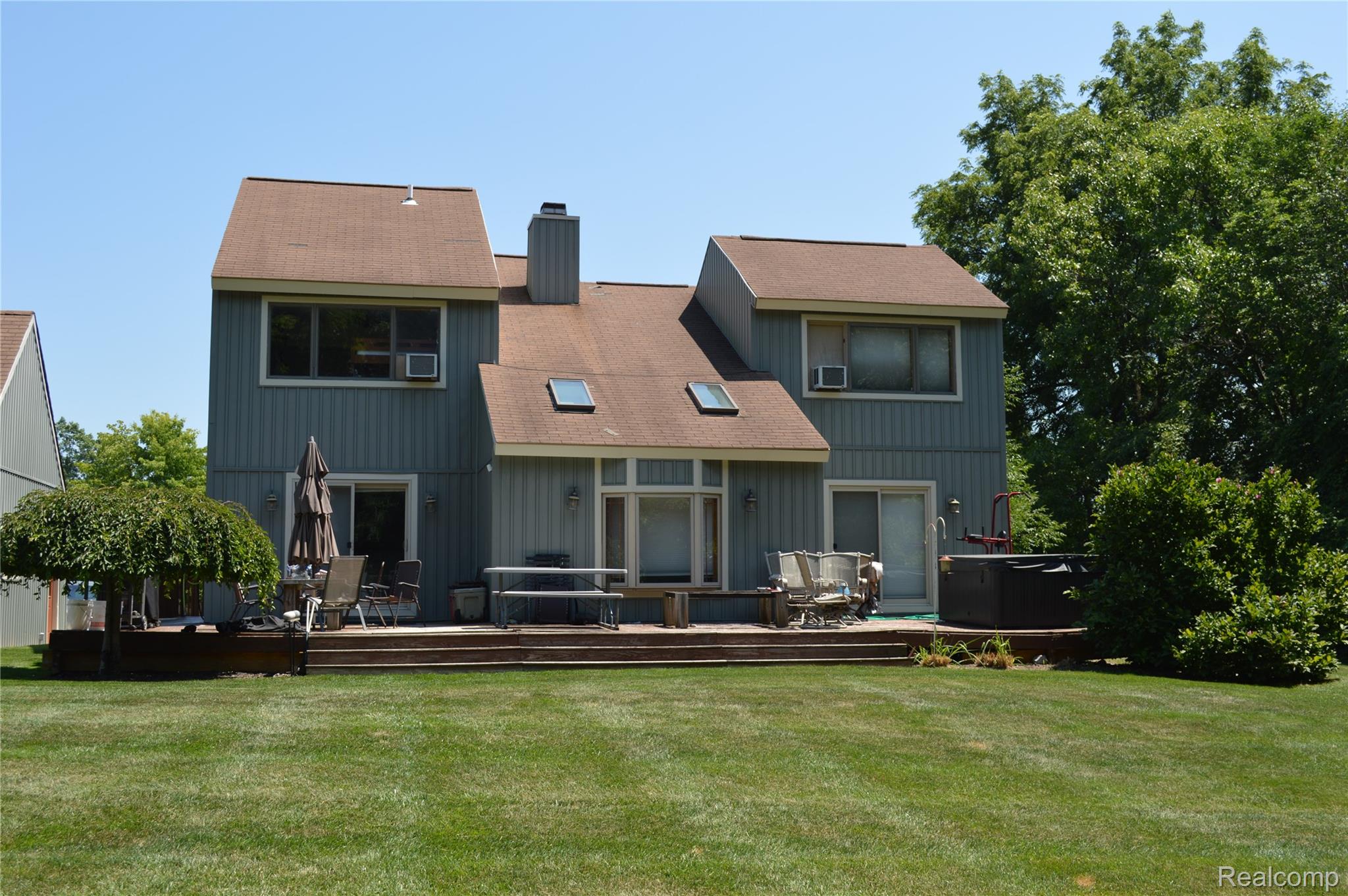 10055 Walnut Hill Drive Property Photo 7