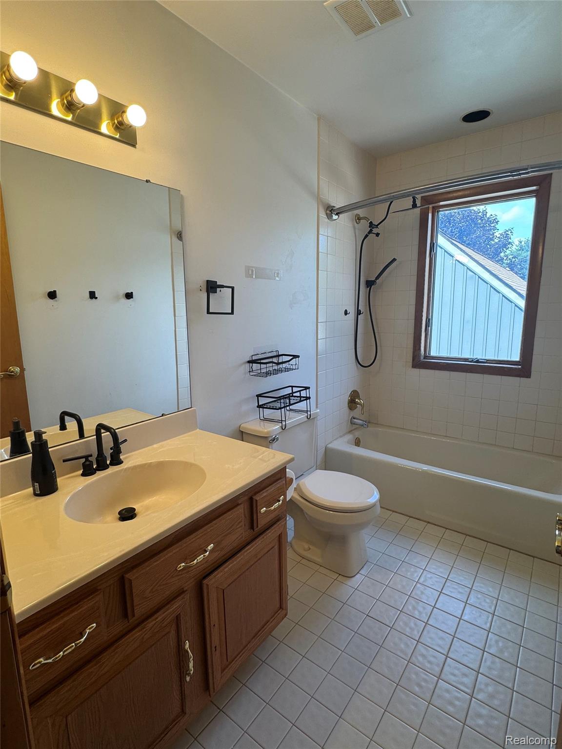 10055 Walnut Hill Drive Property Photo 15