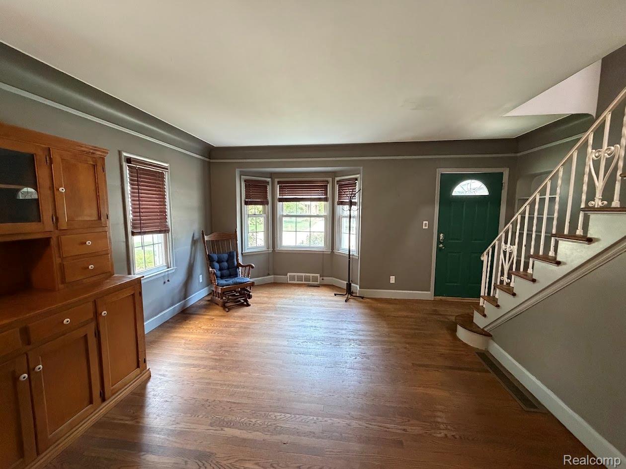 643 N Rosevere Avenue Property Photo 3