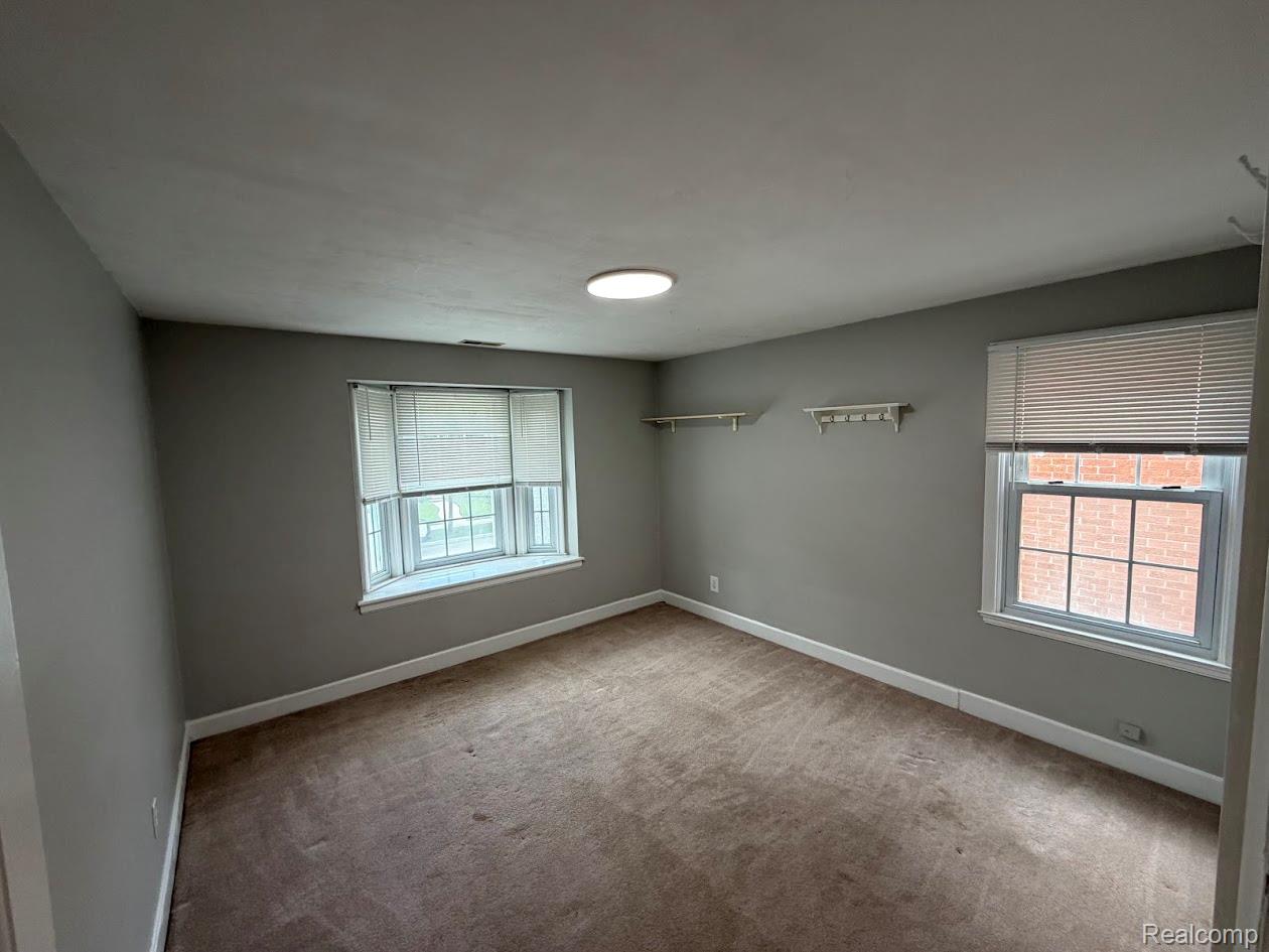 643 N Rosevere Avenue Property Photo 11
