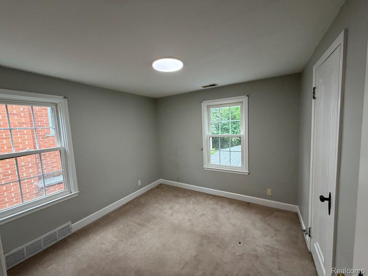 643 N Rosevere Avenue Property Photo 14