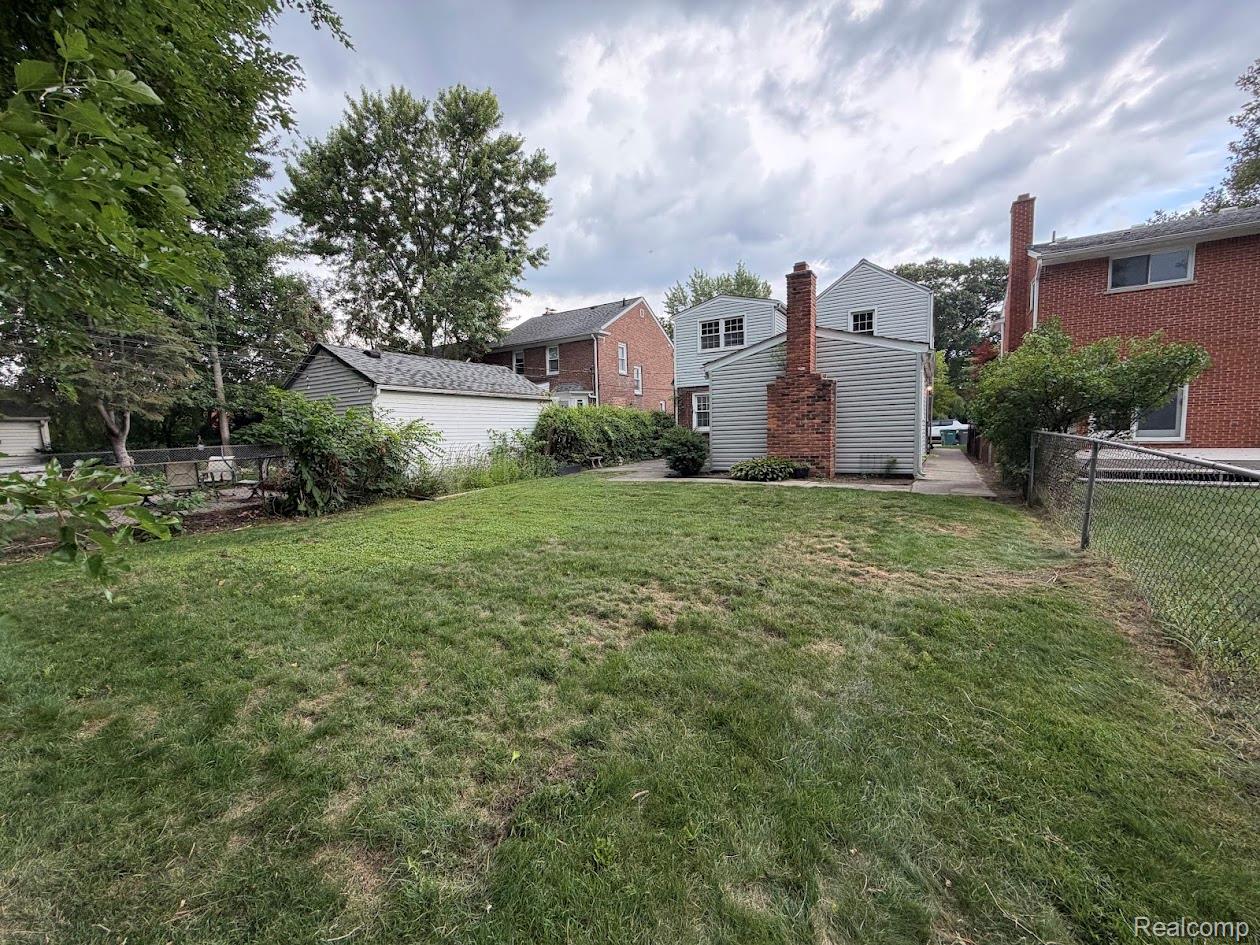 643 N Rosevere Avenue Property Photo 24