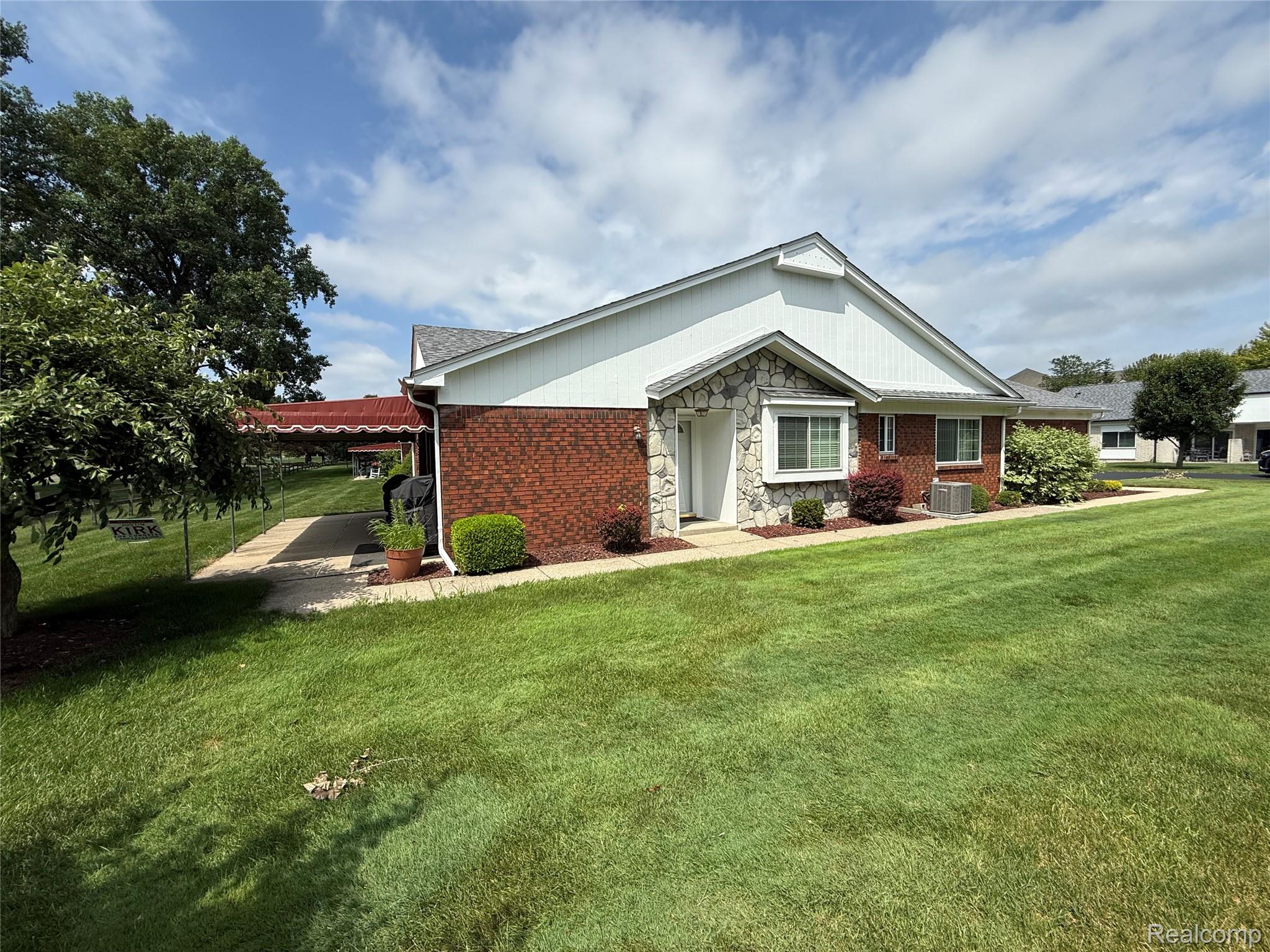 730 Country Club Dr Drive 36 Property Photo 1
