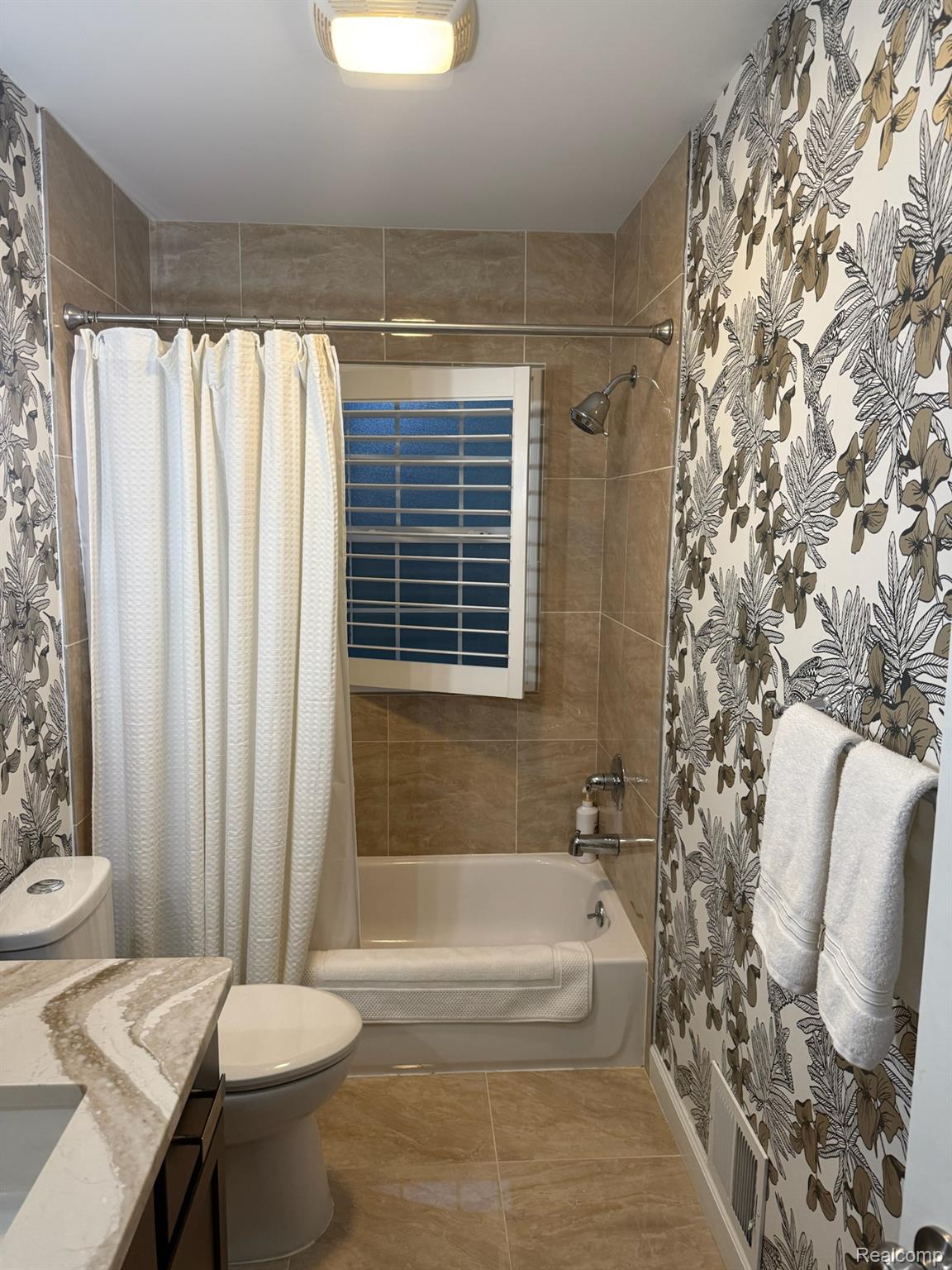 1510 Chapin Avenue Property Photo 4