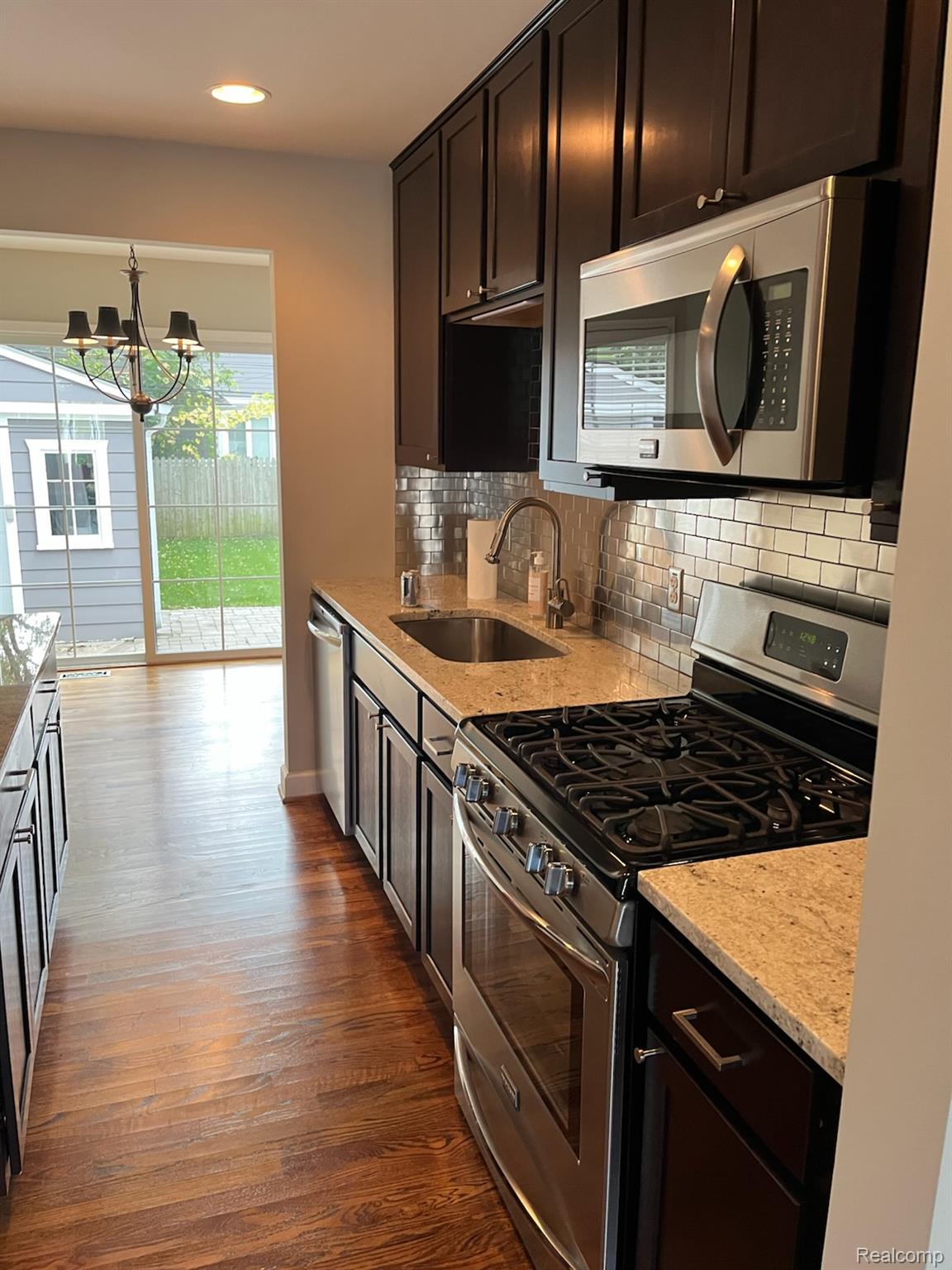 1510 Chapin Avenue Property Photo 14