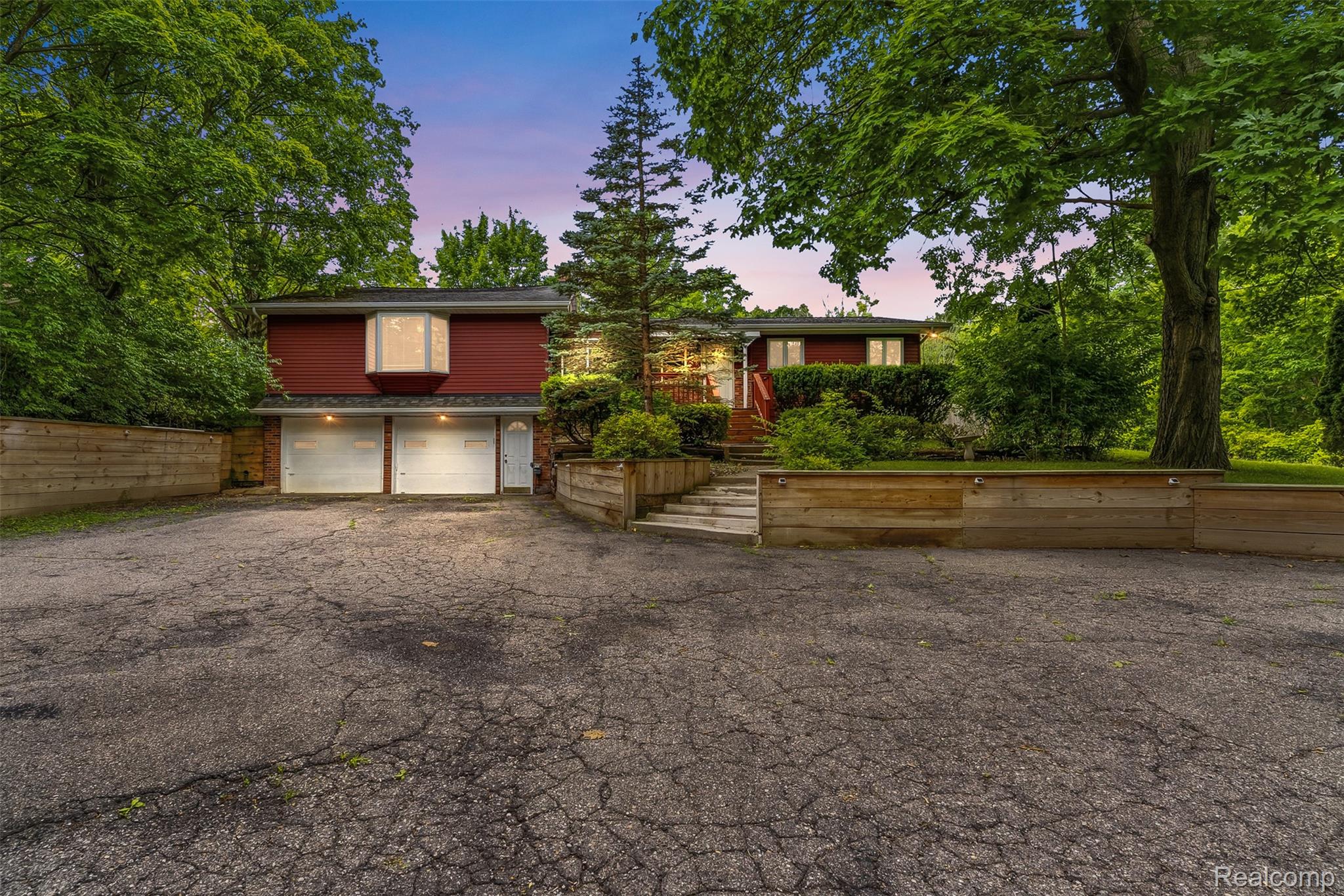7313 River Road Property Photo 1