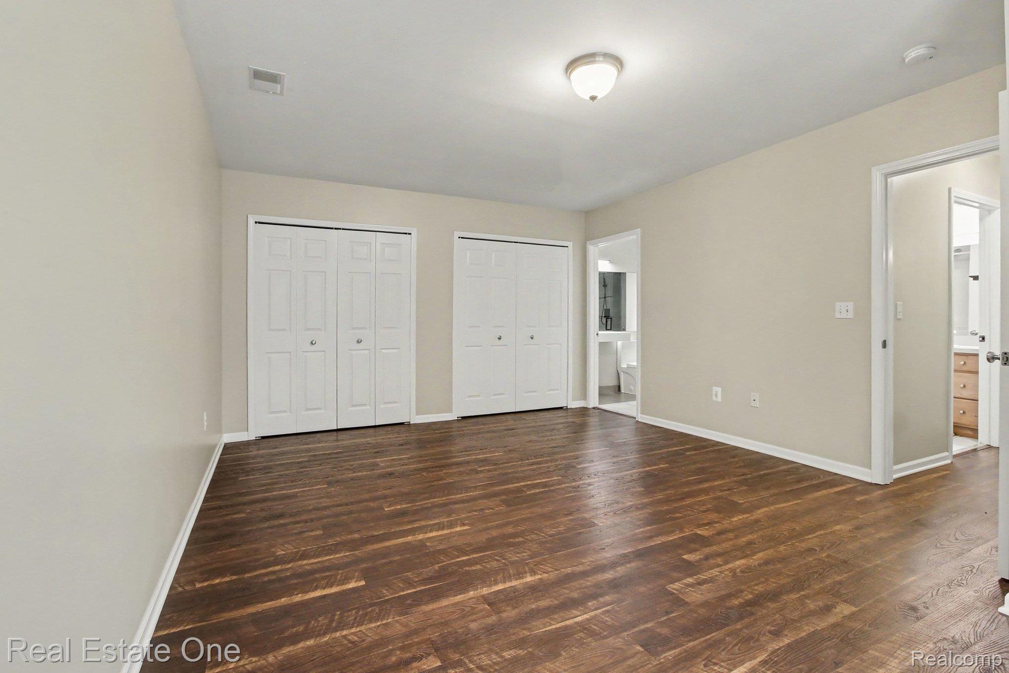 2271 S Main Street Property Photo 14