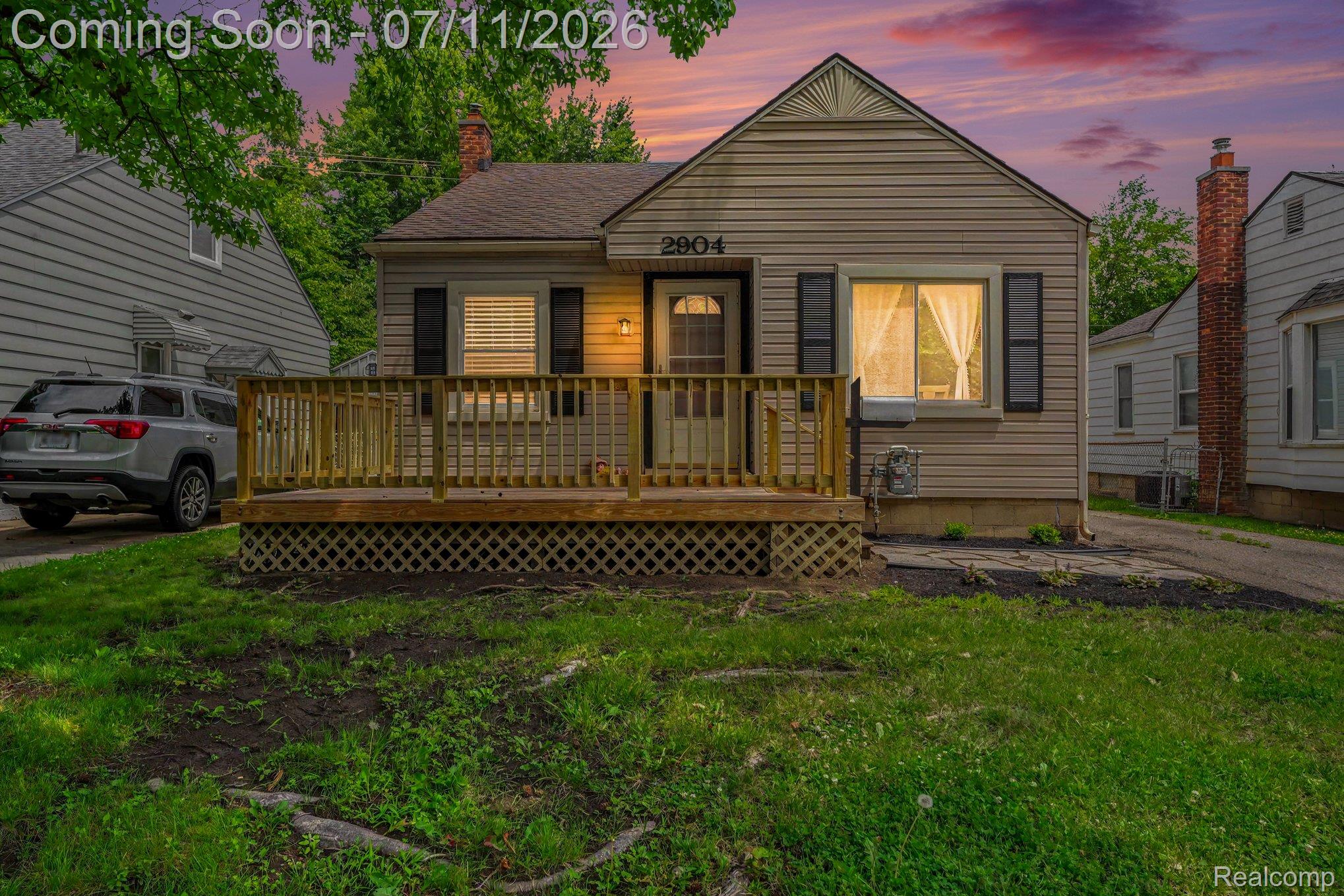2904 Crooks Road Property Photo 1