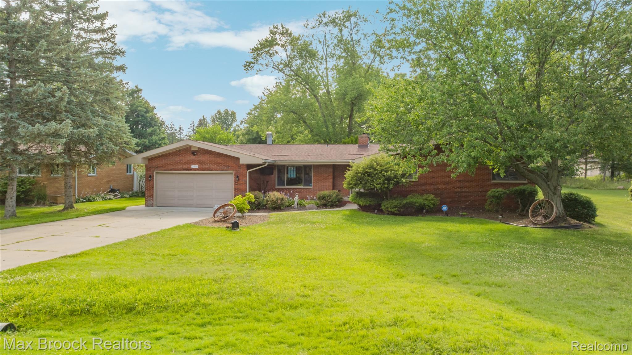 2810 Walbridge Road Property Photo 1