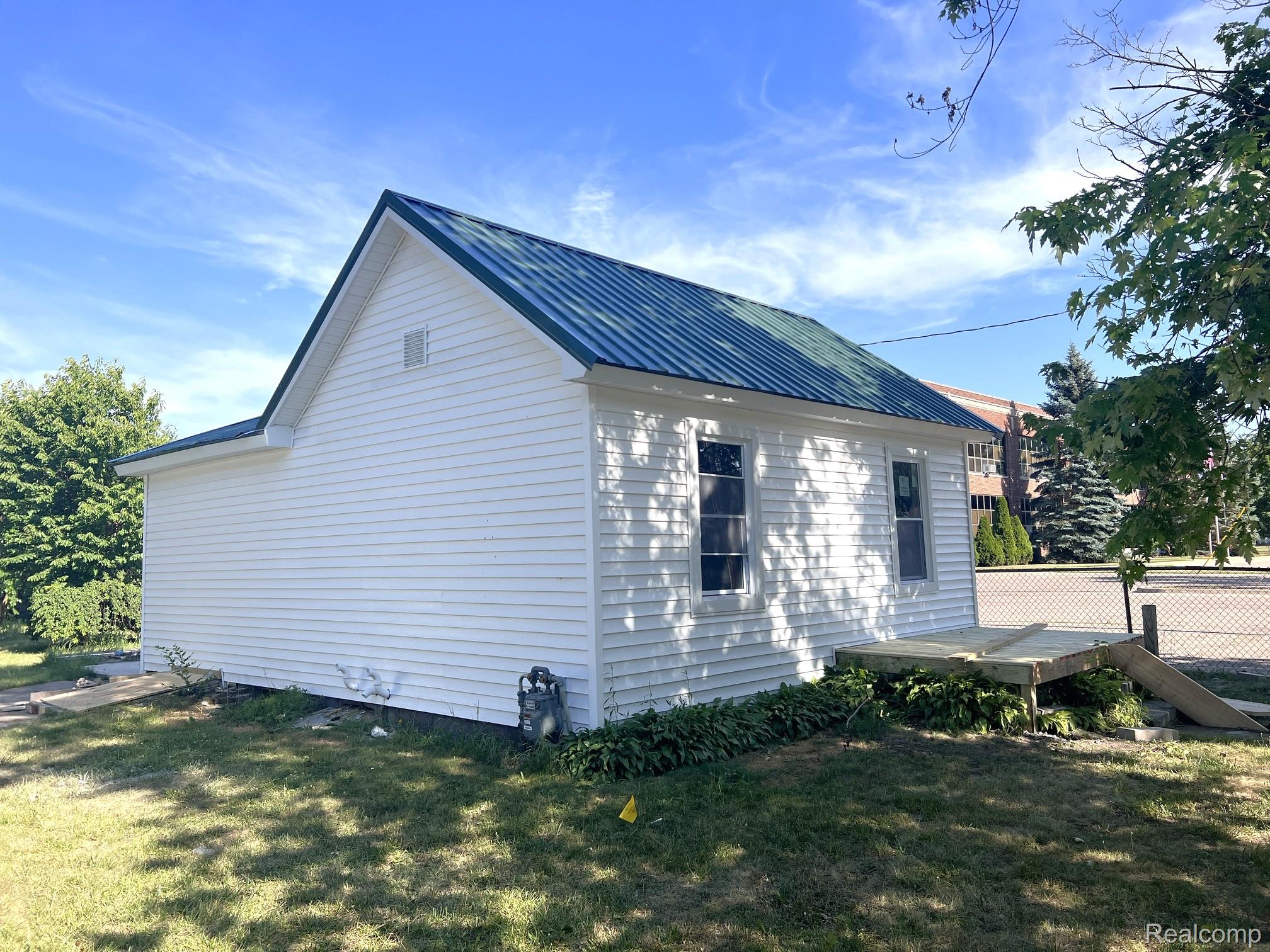629 Alger Street Property Photo 1