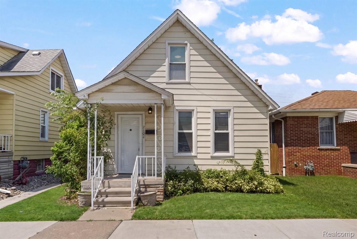2104 11th Street Property Photo 1