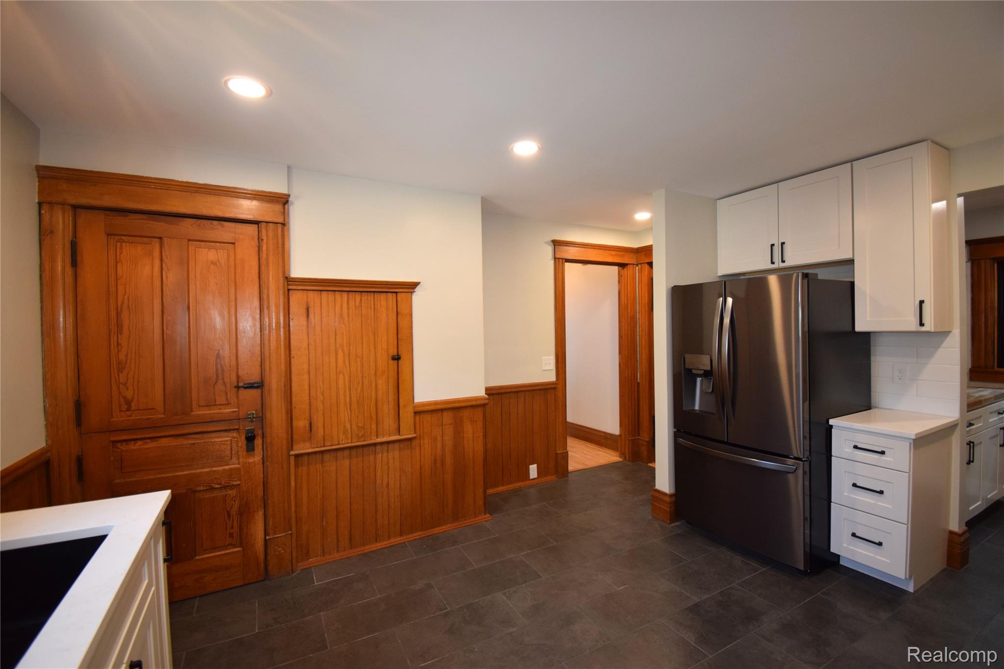 45669 Cass Avenue Property Photo 9