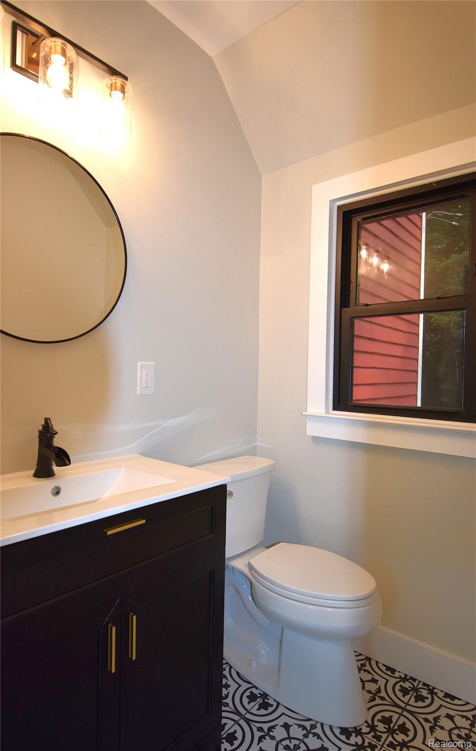45669 Cass Avenue Property Photo 13