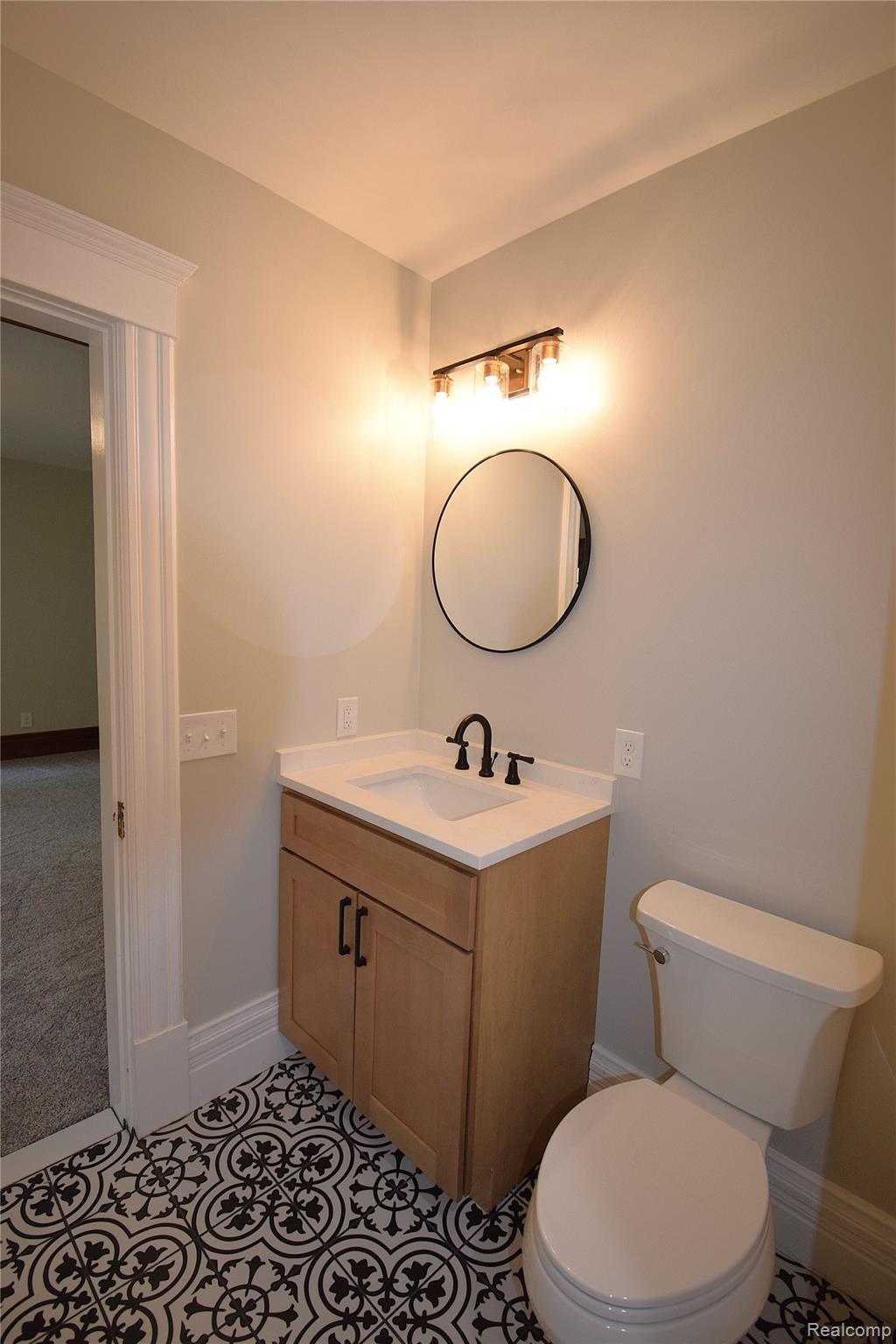 45669 Cass Avenue Property Photo 20