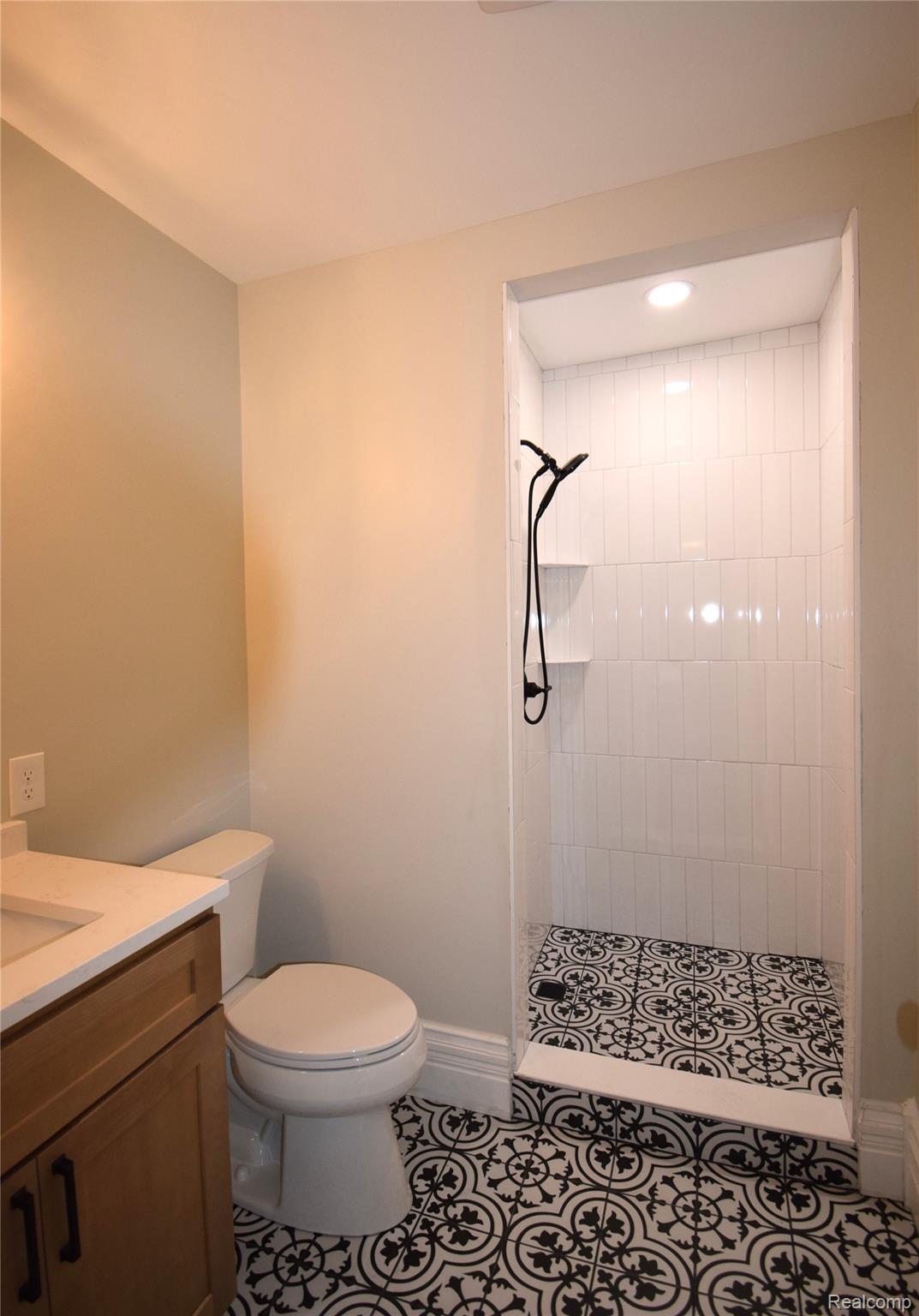 45669 Cass Avenue Property Photo 21