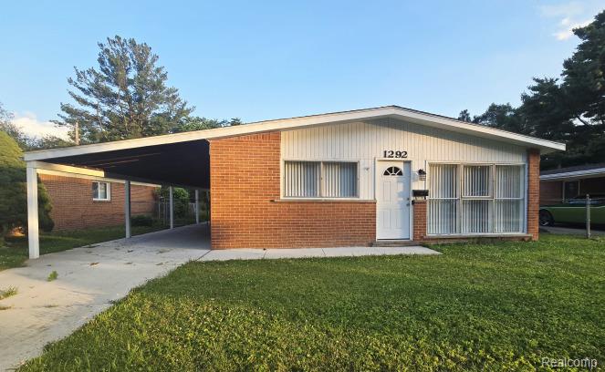 1292 Moulin Avenue Property Photo 1