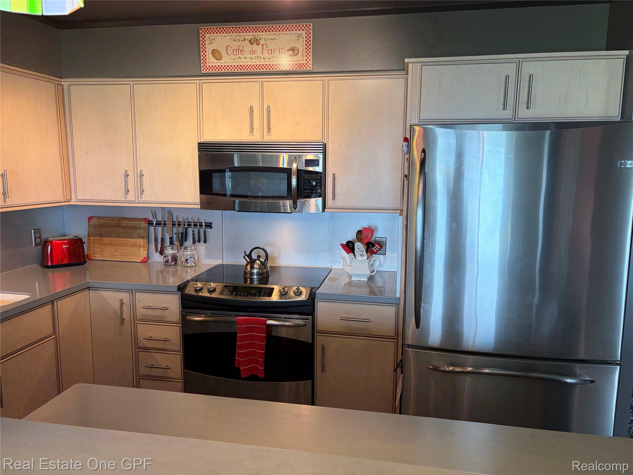 1660 River Road Property Photo 4