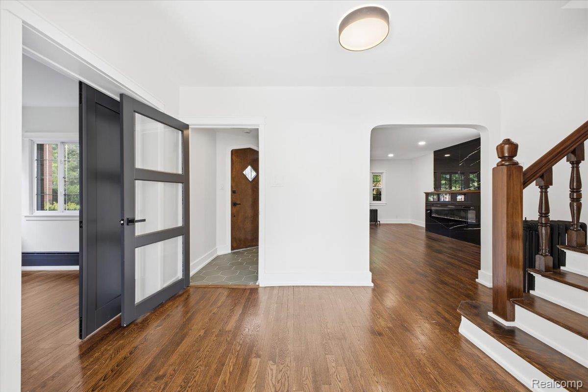 18084 Birchcrest Drive Property Photo 6