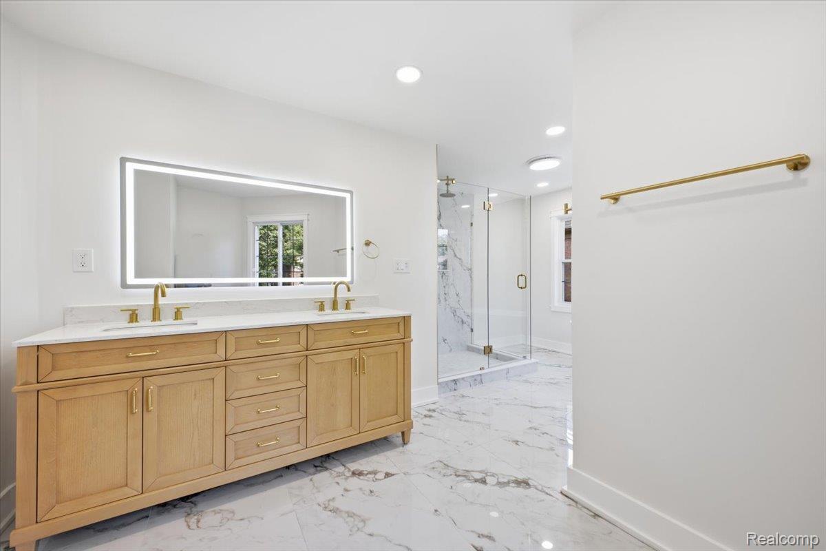 18084 Birchcrest Drive Property Photo 31