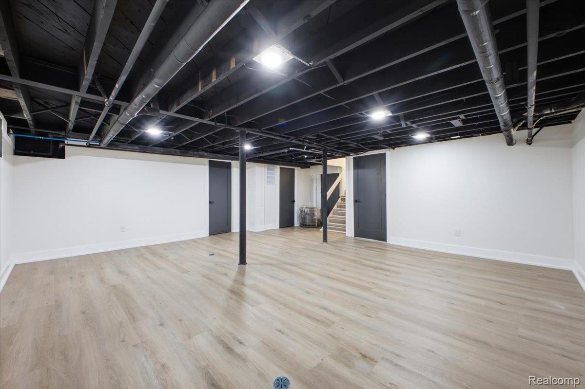 18084 Birchcrest Drive Property Photo 41